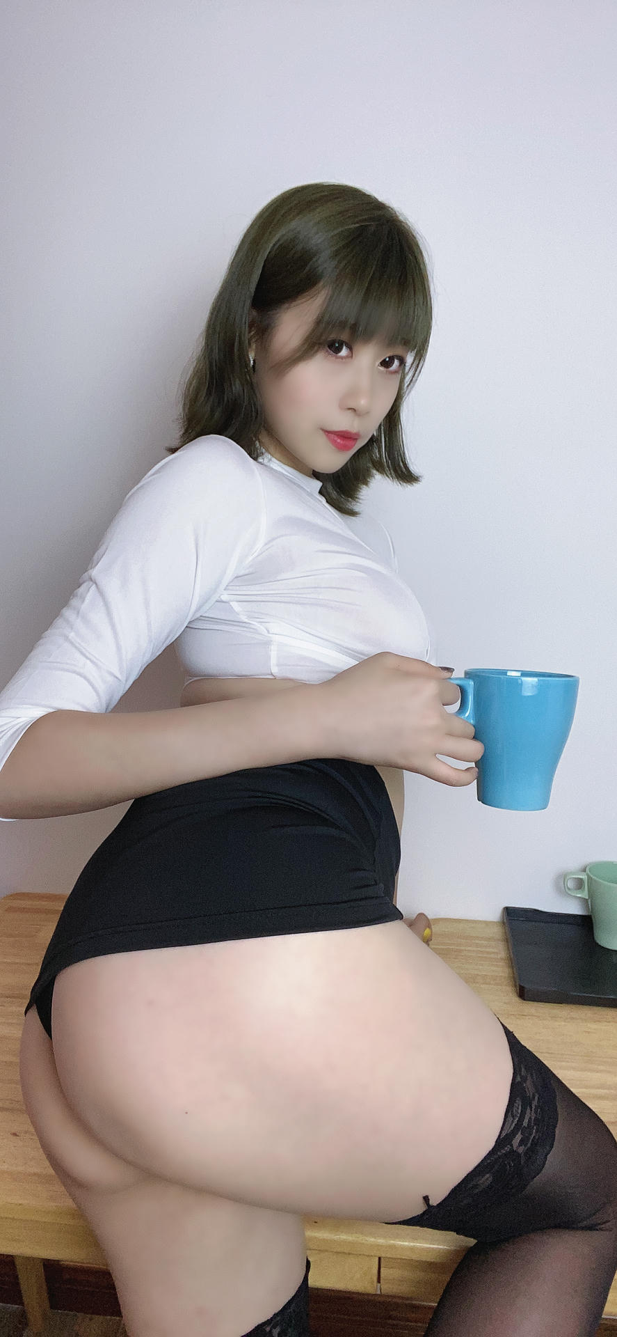 奈汐酱nice NO.014 12号自拍本-不务正业小秘书 [51P4V-595MB]_第1集