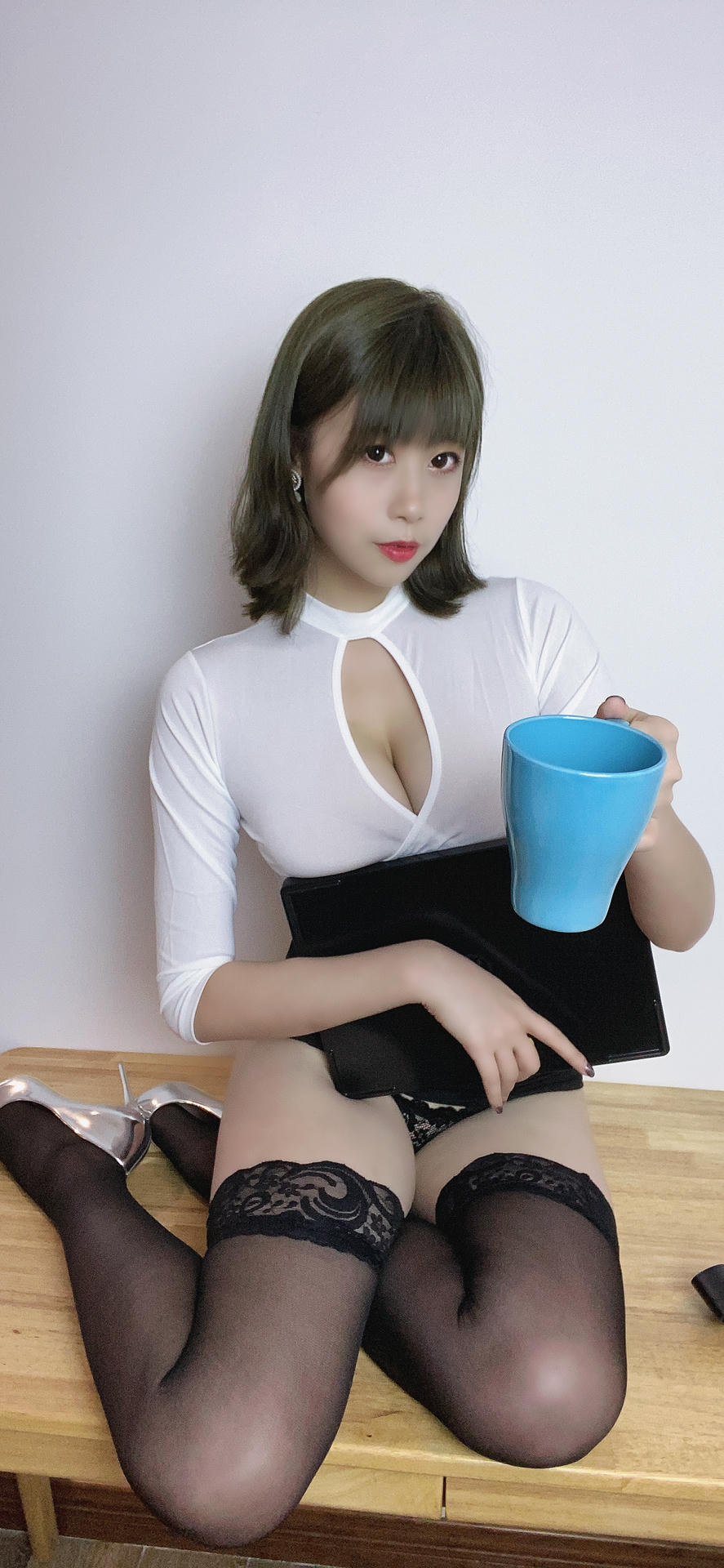 奈汐酱nice NO.014 12号自拍本-不务正业小秘书 [51P4V-595MB]_第1集