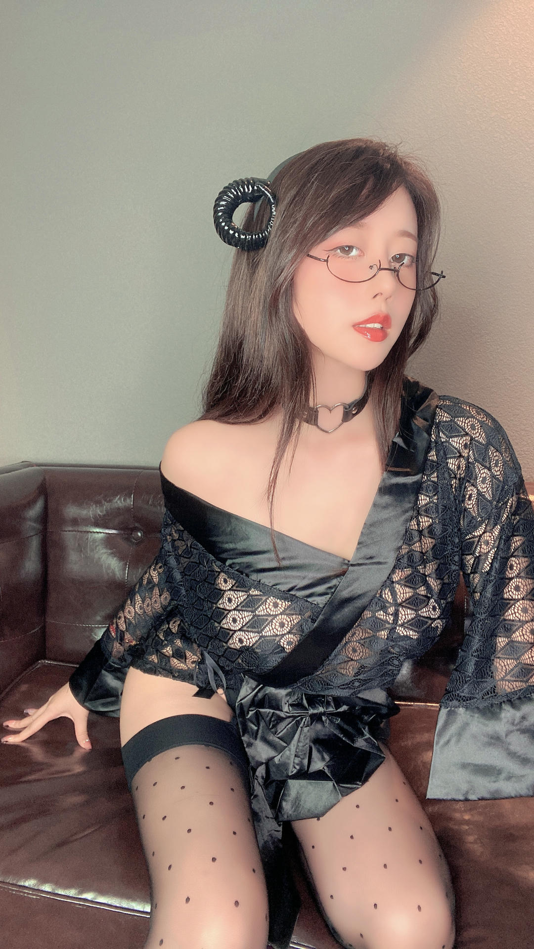 奈汐酱nice NO.035 19号自拍本 夜 [65P1V-326MB]_第2集