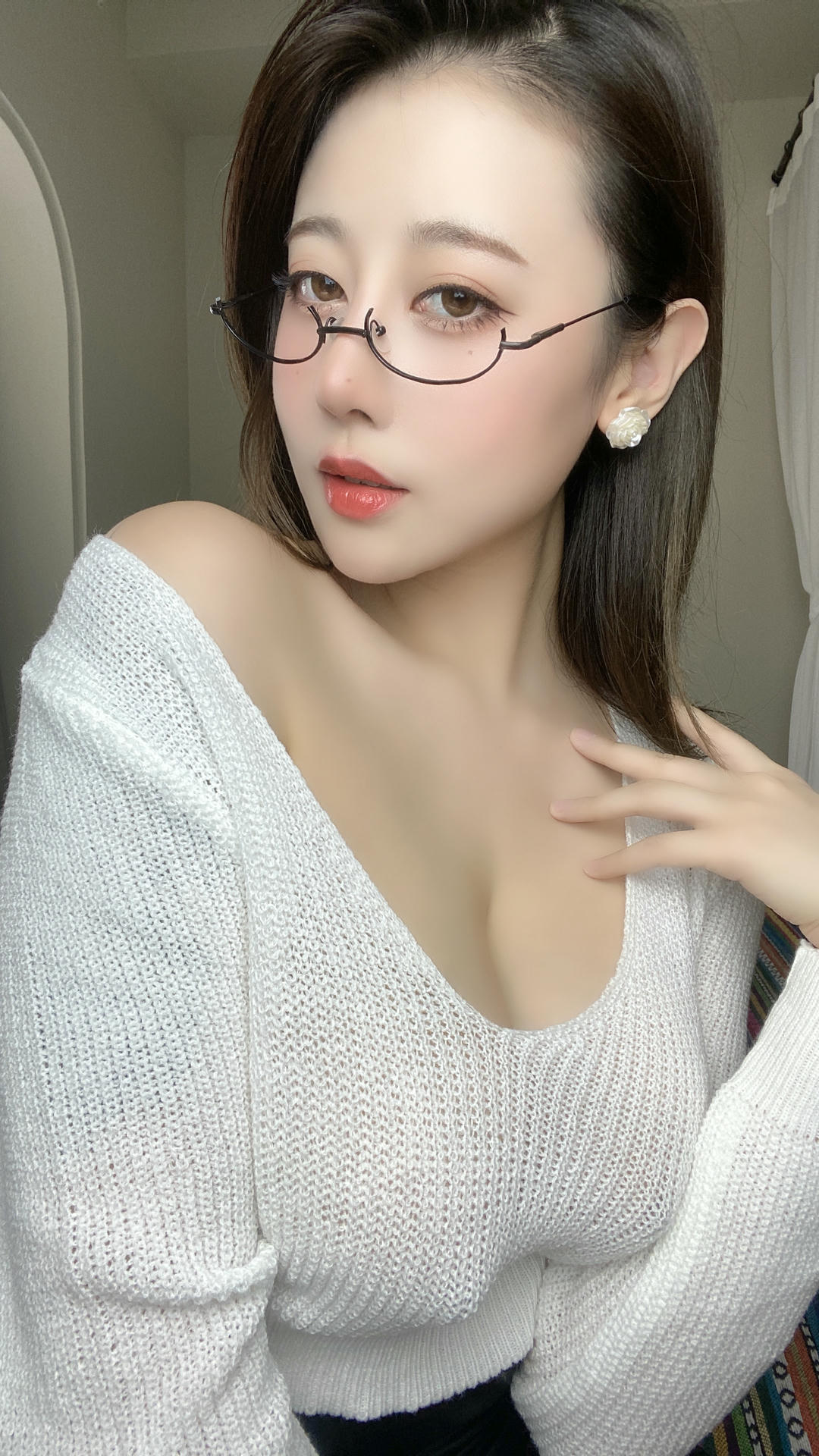 奈汐酱nice NO.037 24号自拍本 姐姐 [75P7V-652MB]_第1集