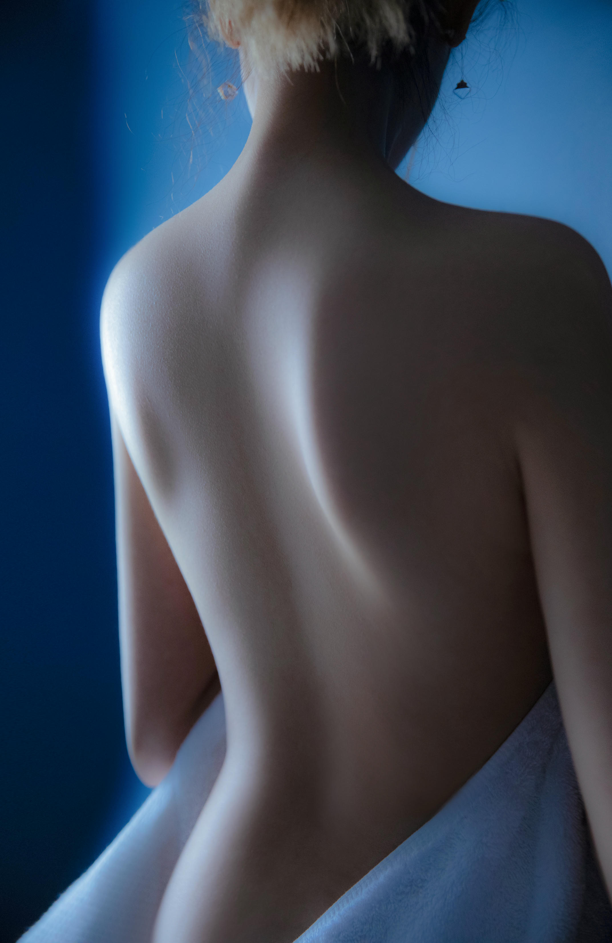 奈汐酱nice NO.051 深蓝 [25P 352MB]_第1集