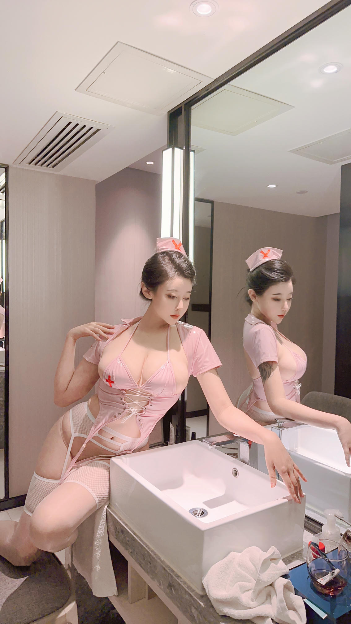 奈汐酱nice NO.062 粉色护士[36P+3V 283MB]_第2集