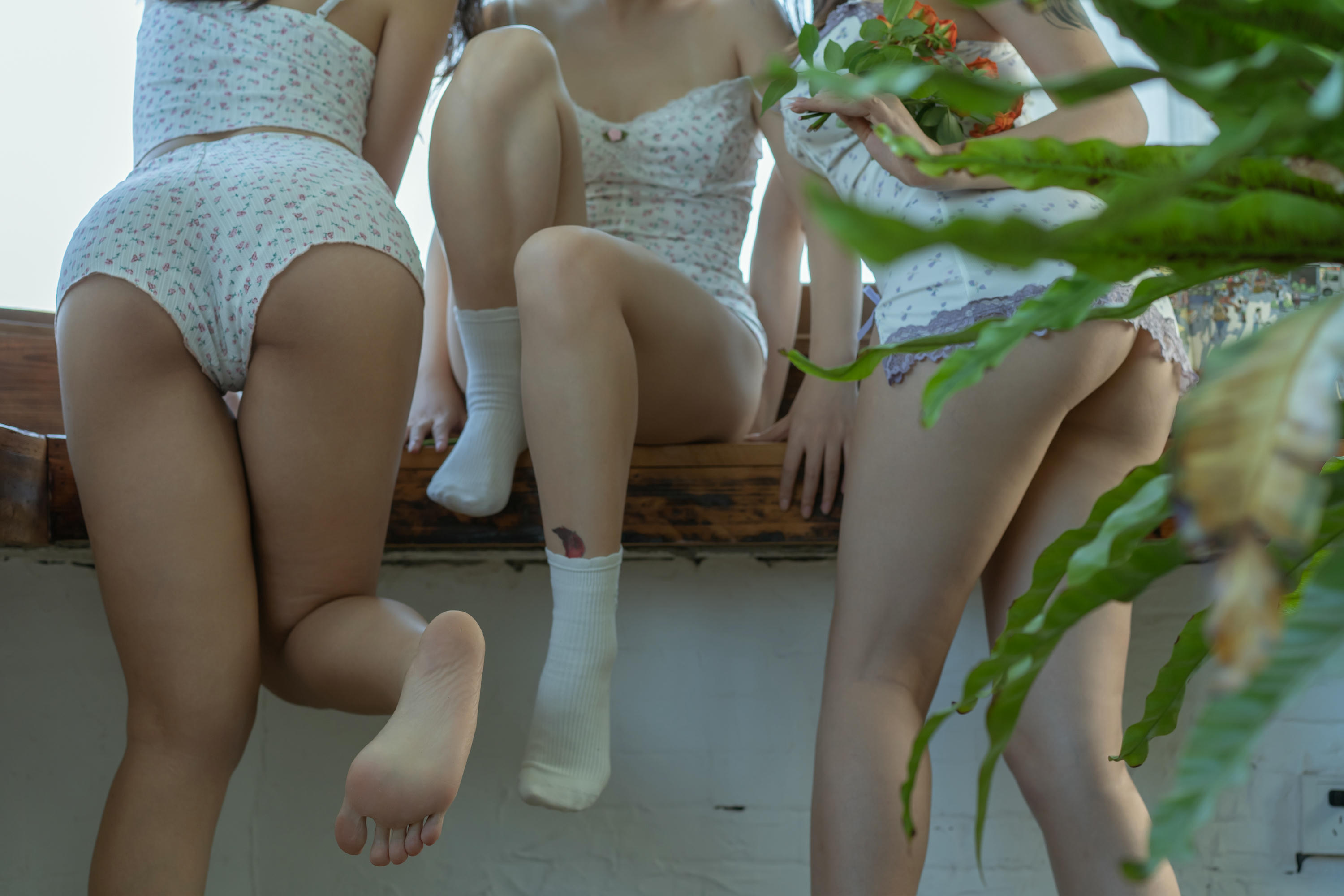 奈汐酱nice NO.072 &云溪溪&奶桃&七月喵子 夏日 [130P1V-2.19GB]_第2集