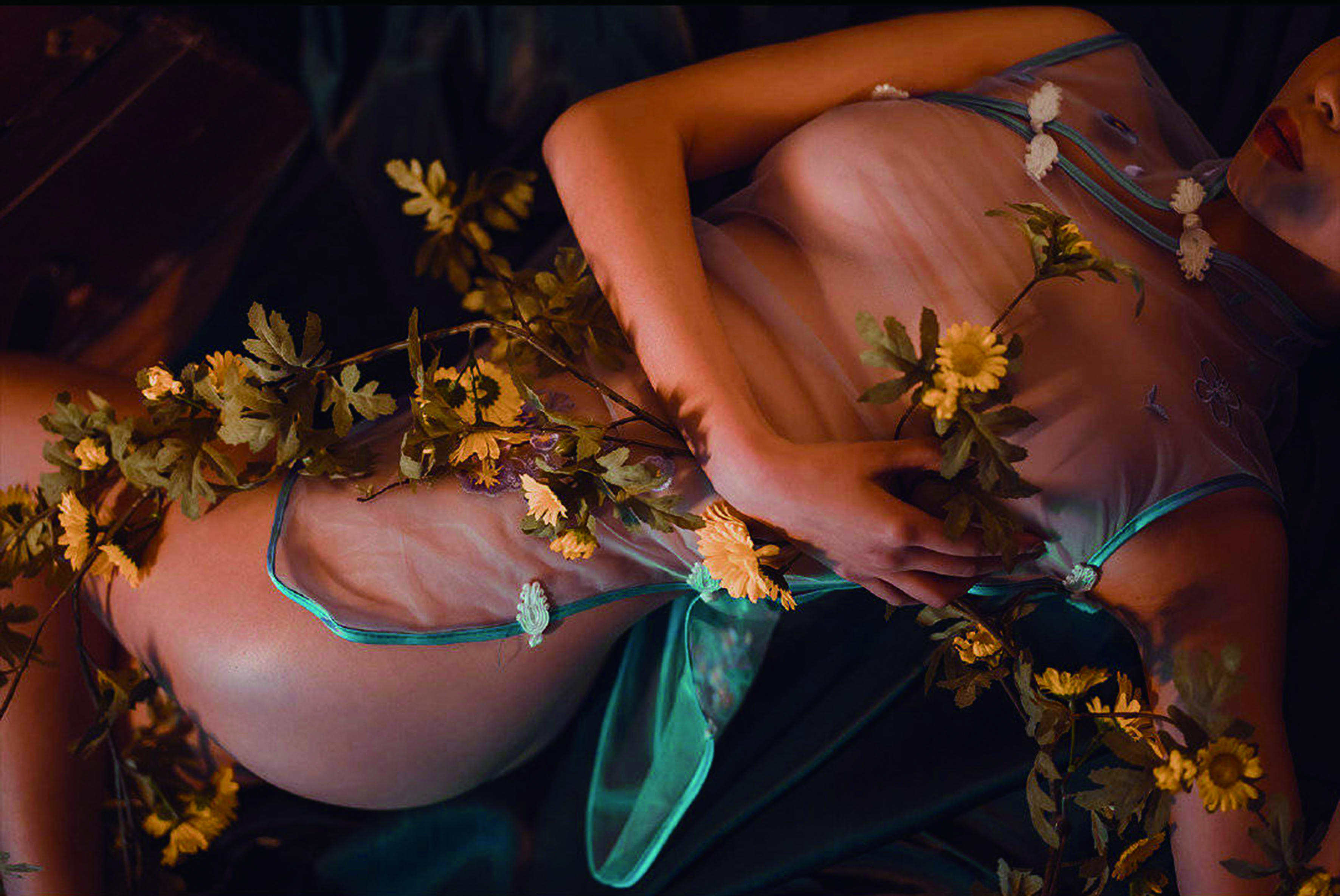 奈汐酱nice NO.008 小雏菊 [18P-125MB]_第1集