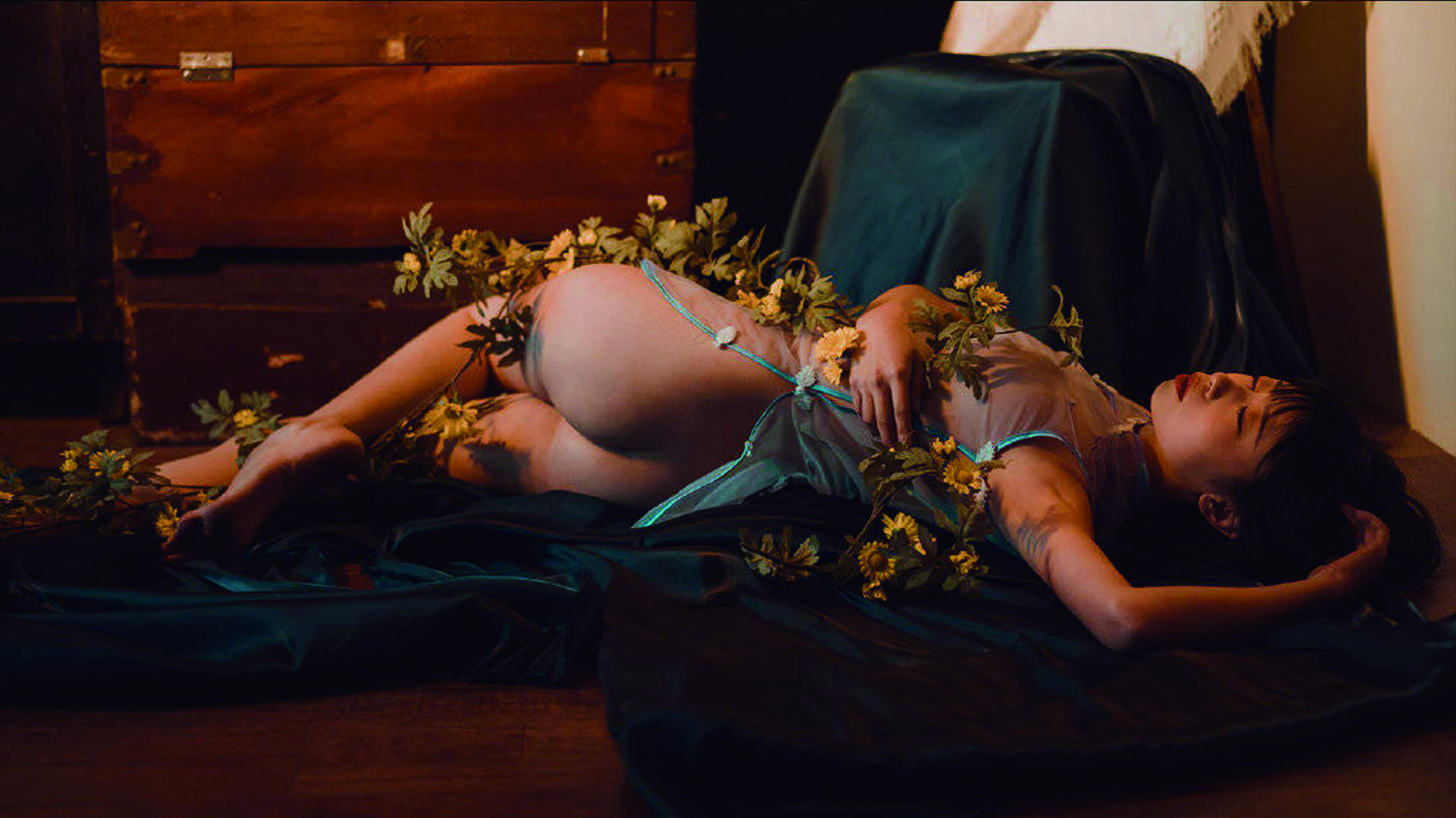 奈汐酱nice NO.008 小雏菊 [18P-125MB]_第1集