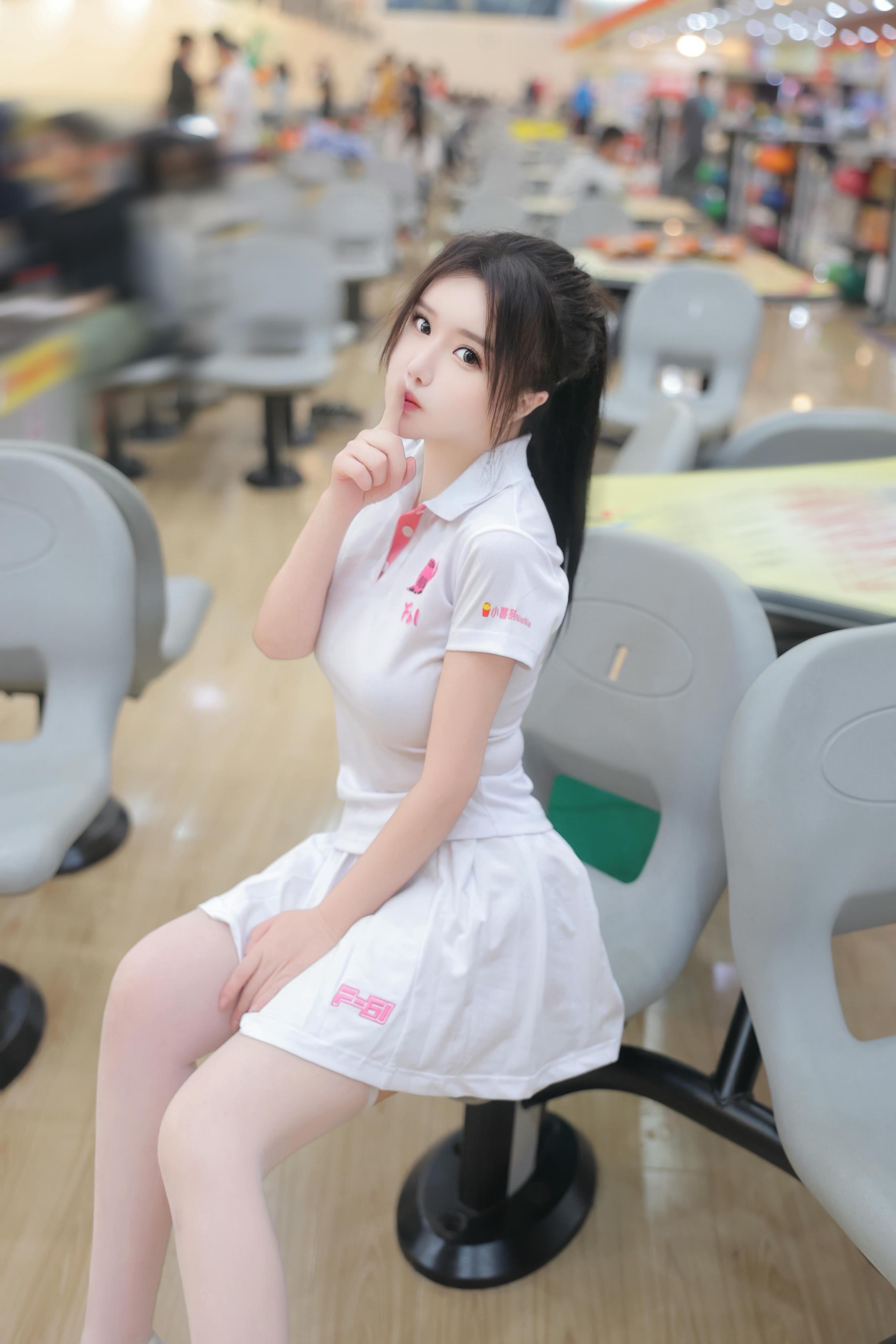 小薯条nienie NO.006 内购无水印 8118 保龄球馆露出 [80P 1.03 GB]_第3集