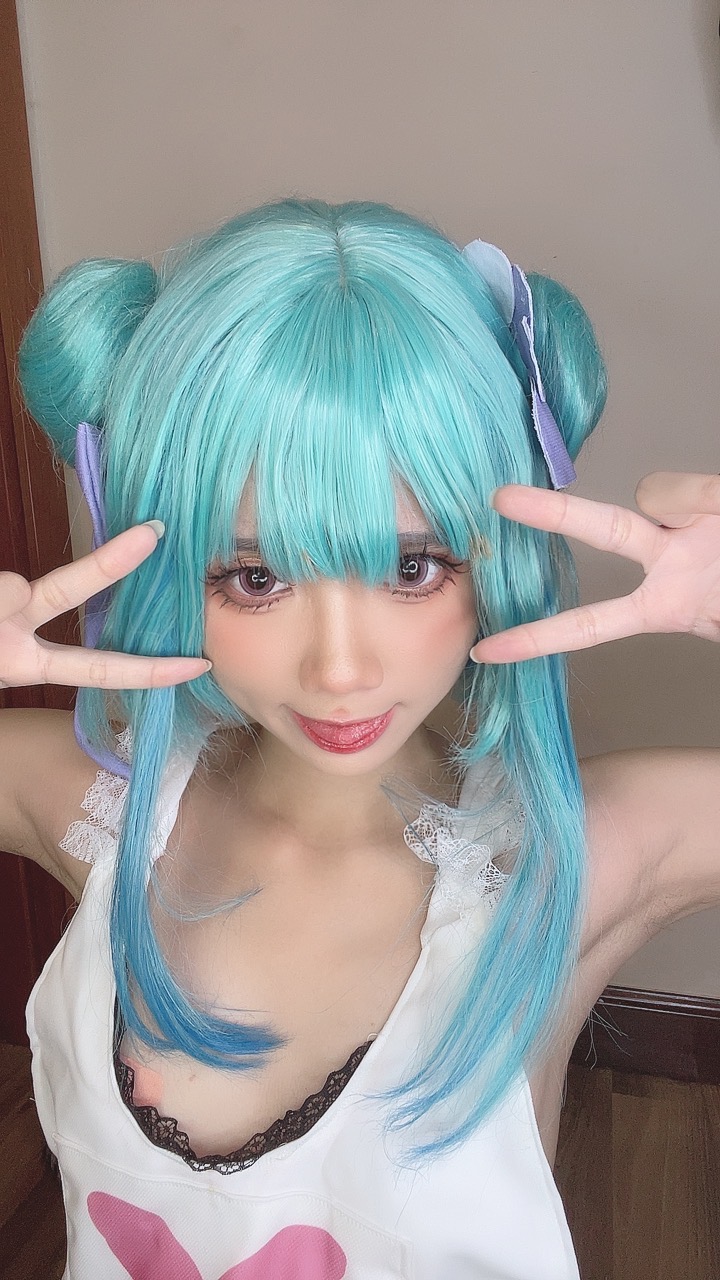 越南coser-PoppaChan NO.045 Uruha Rushia Hololiv [107 608MB]_第3集