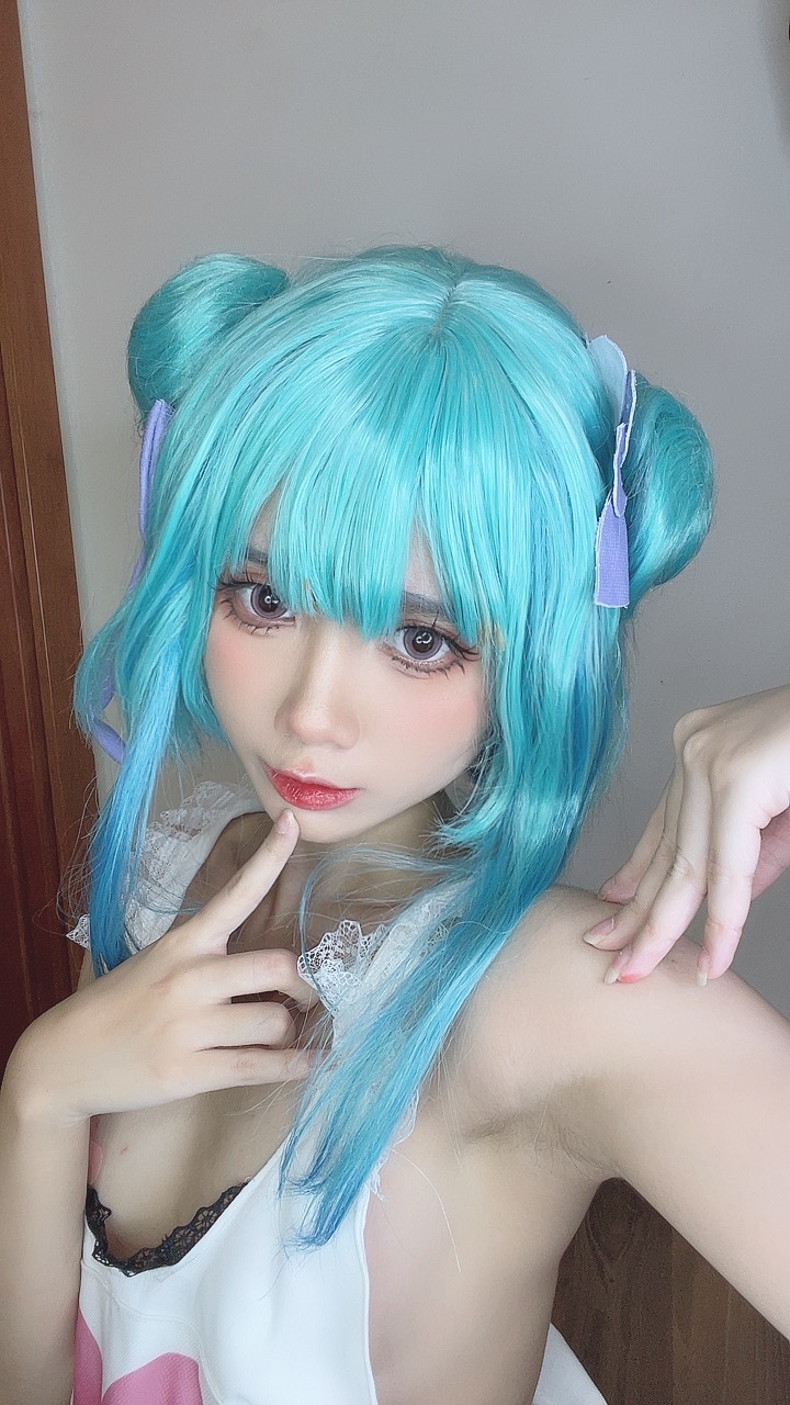 越南coser-PoppaChan NO.045 Uruha Rushia Hololiv [107 608MB]_第3集