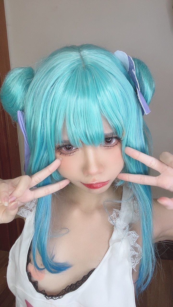 越南coser-PoppaChan NO.045 Uruha Rushia Hololiv [107 608MB]_第3集