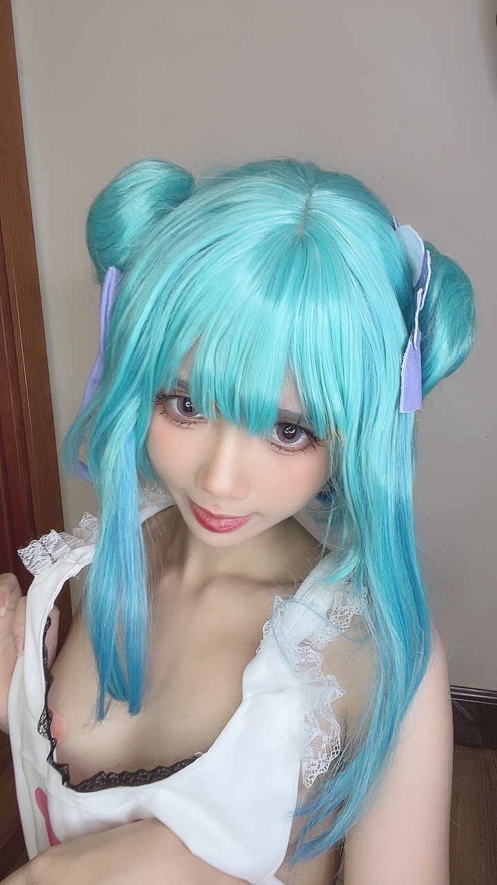 越南coser-PoppaChan NO.045 Uruha Rushia Hololiv [107 608MB]_第3集