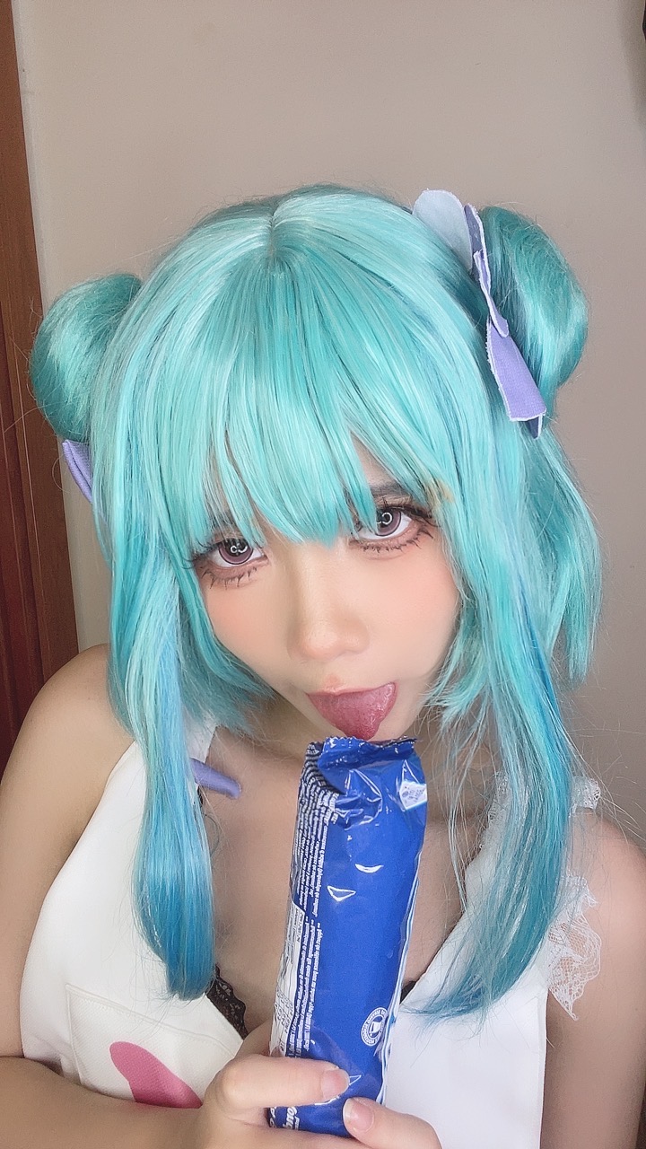 越南coser-PoppaChan NO.045 Uruha Rushia Hololiv [107 608MB]_第4集