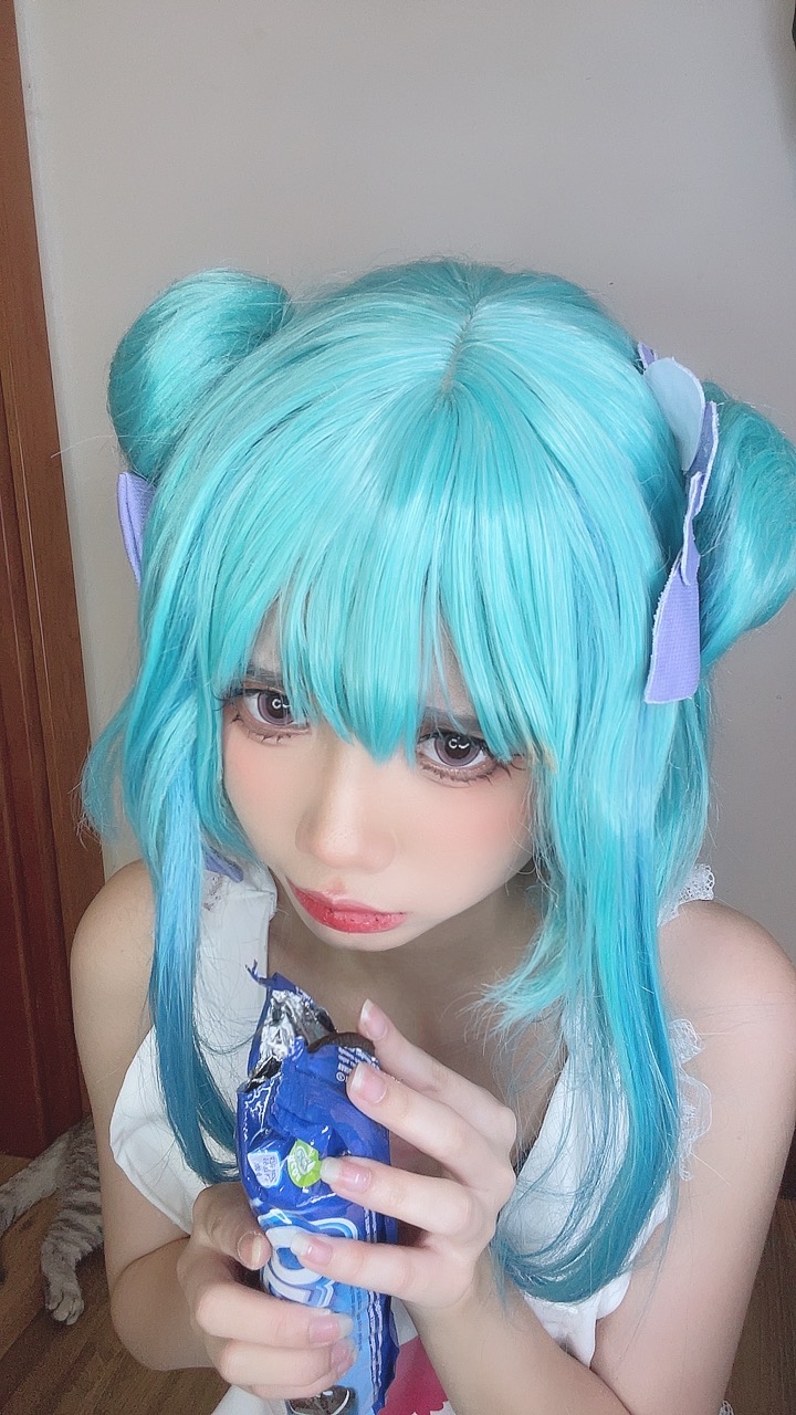 越南coser-PoppaChan NO.045 Uruha Rushia Hololiv [107 608MB]_第4集