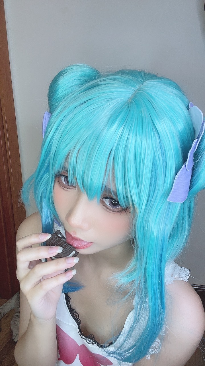 越南coser-PoppaChan NO.045 Uruha Rushia Hololiv [107 608MB]_第4集