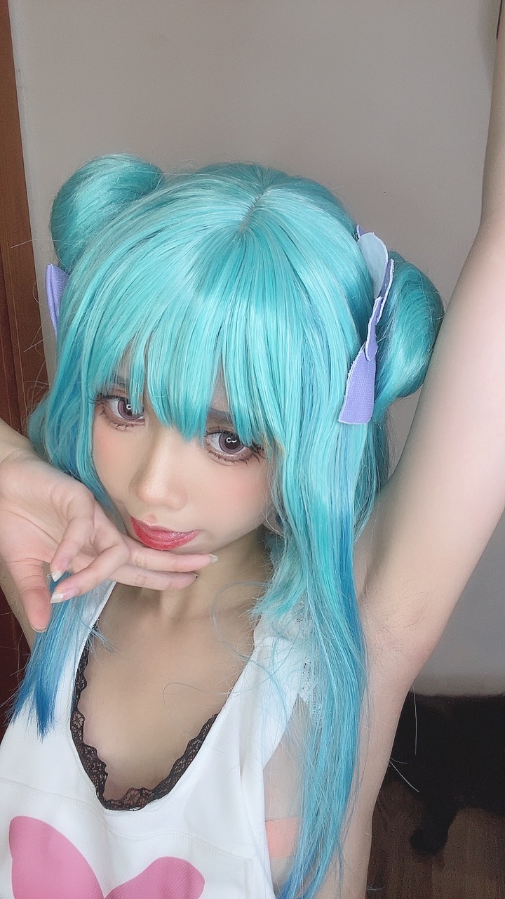 越南coser-PoppaChan NO.045 Uruha Rushia Hololiv [107 608MB]_第4集