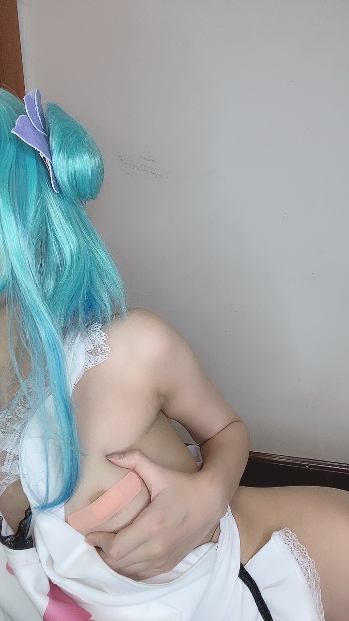 越南coser-PoppaChan NO.045 Uruha Rushia Hololiv [107 608MB]_第5集