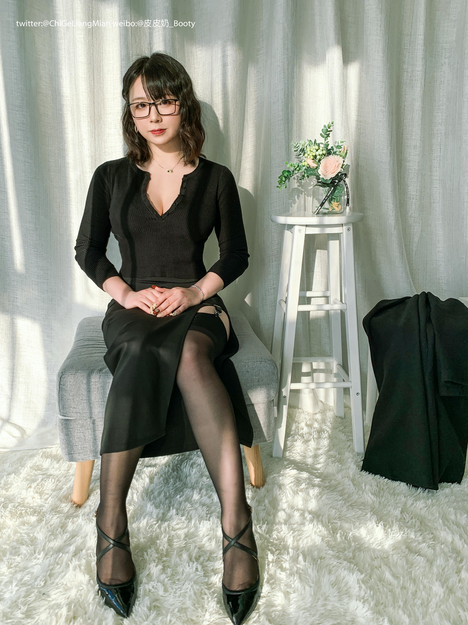 皮皮奶可可爱了啦 NO.011 黑色高岭ol自拍全部图加动图视频版 [148P1V-965MB]_第1集