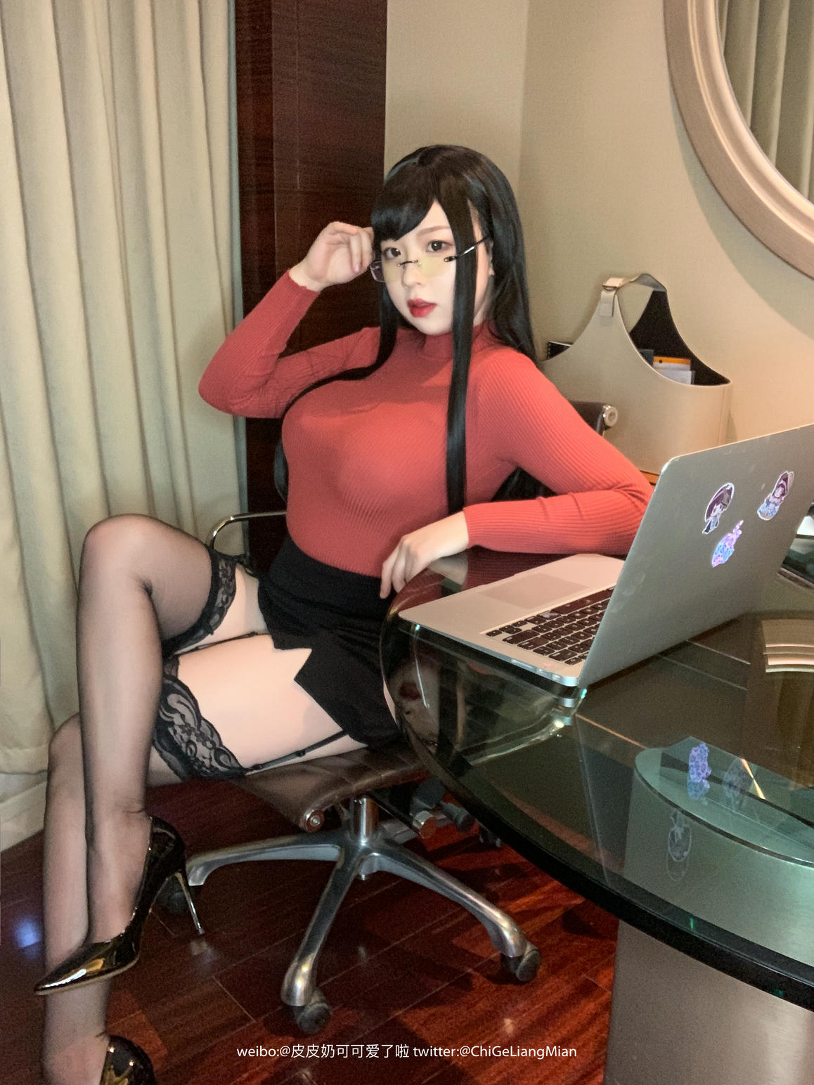 皮皮奶可可爱了啦 NO.012 红色OL [70P3V-381MB]_第1集