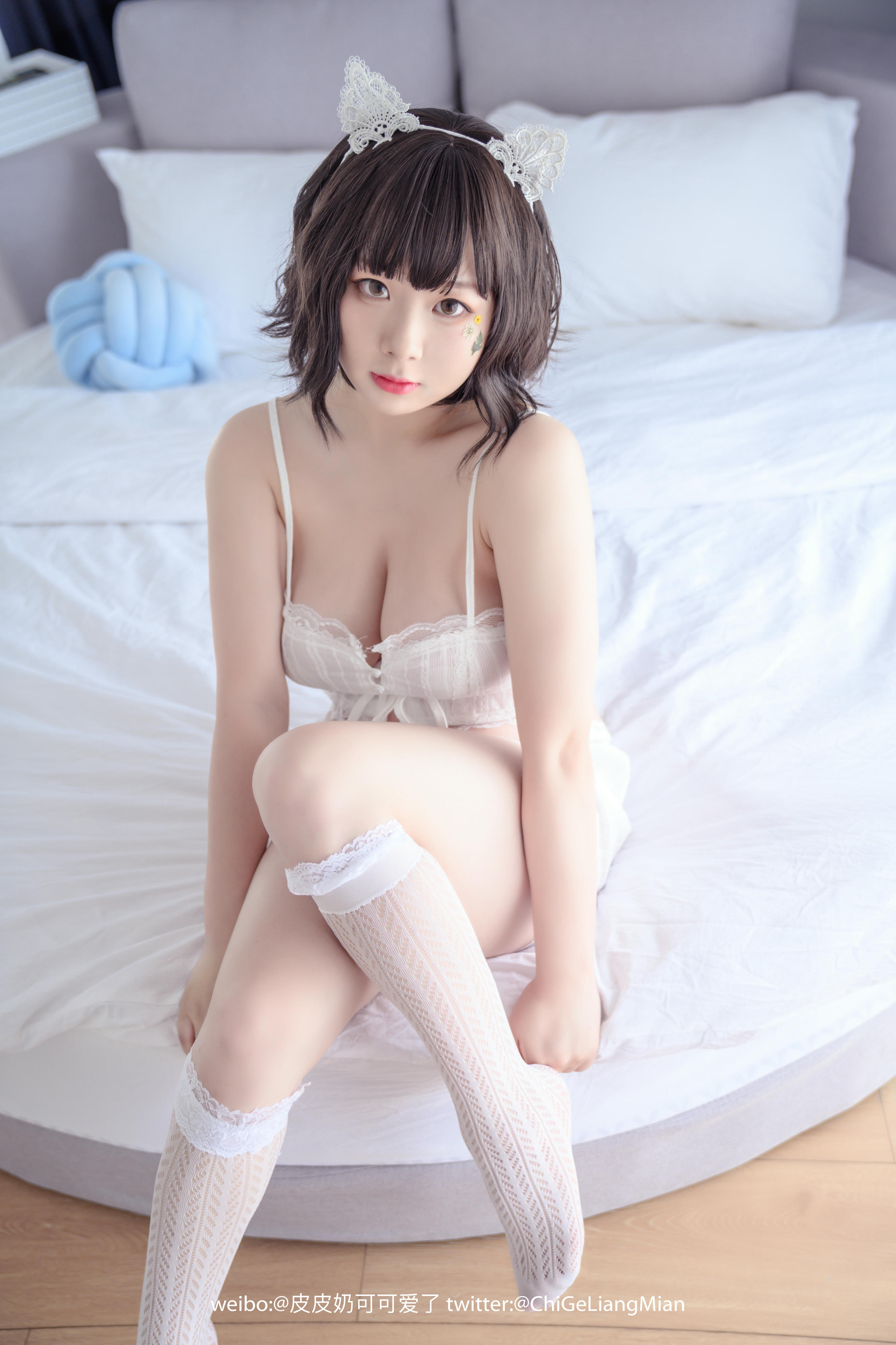 皮皮奶可可爱了啦 NO.015 白睡衣 [57P-798MB]_第1集