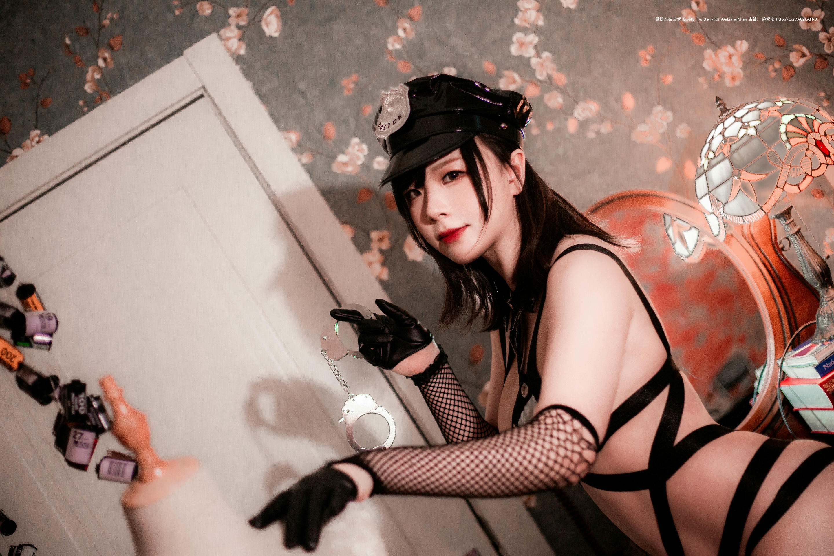 皮皮奶可可爱了啦 NO.022 银色女警 [33P1V-91MB]_第1集