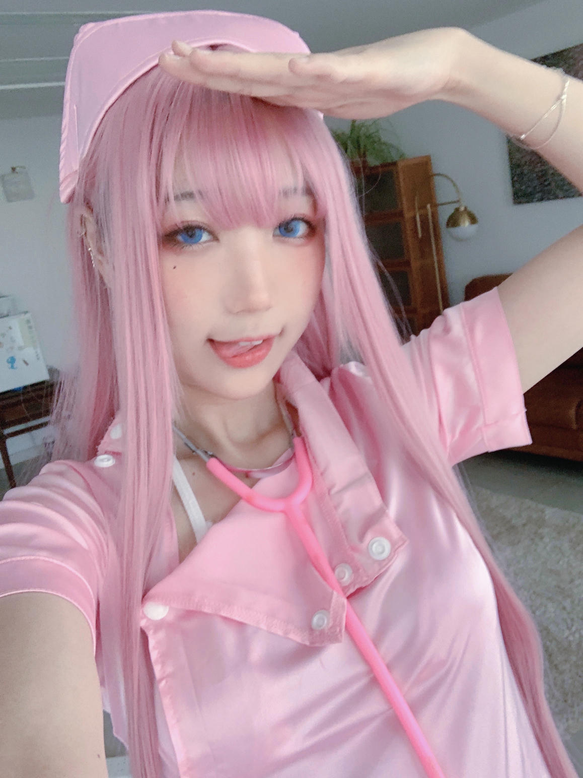 皮皮奶可可爱了啦 NO.034 &周叽是可爱兔兔 粉蓝护士 [77P8V-709MB]-小礼包-周叽护士自拍小包_第1集