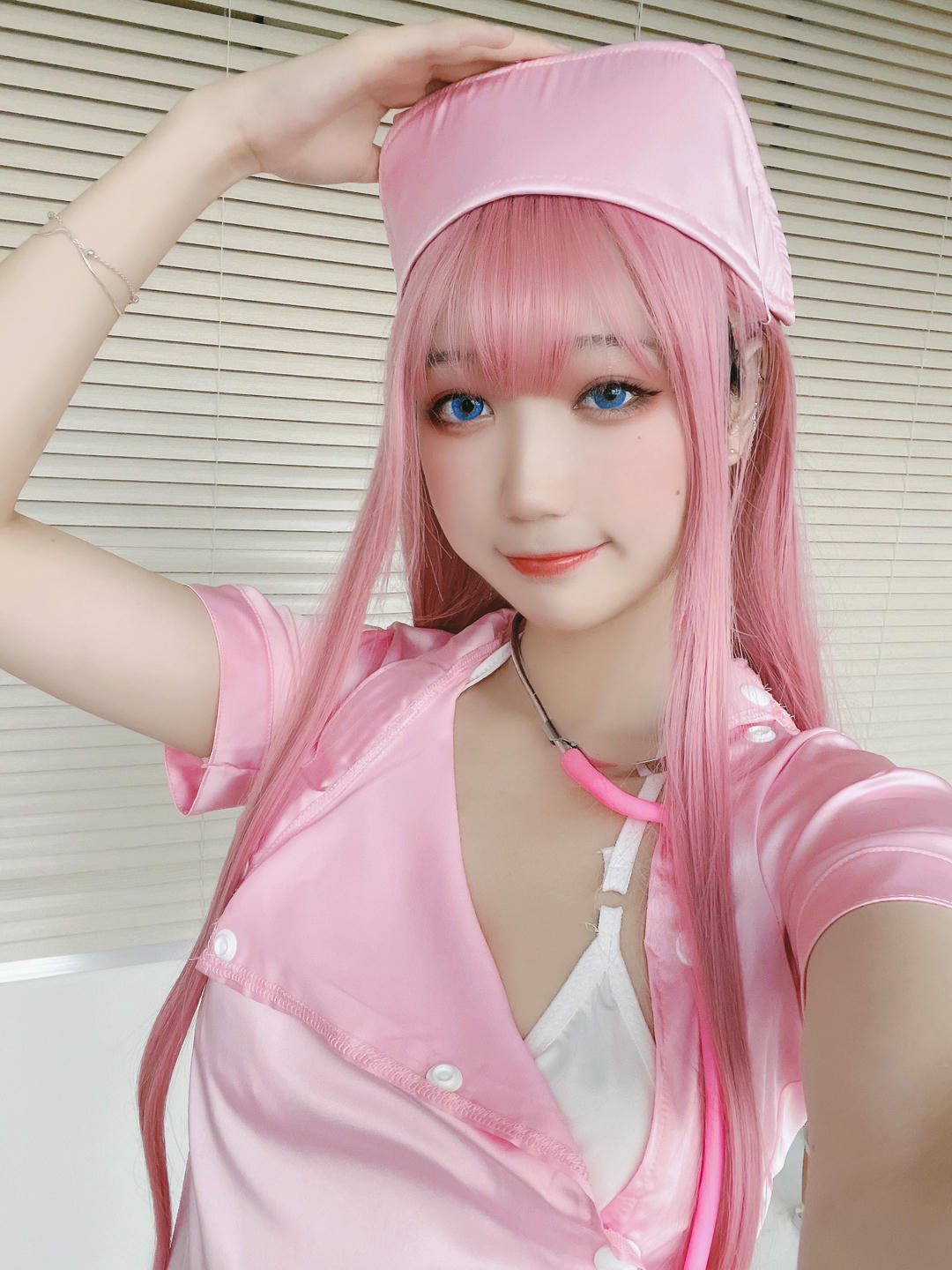 皮皮奶可可爱了啦 NO.034 &周叽是可爱兔兔 粉蓝护士 [77P8V-709MB]-小礼包-周叽护士自拍小包_第1集