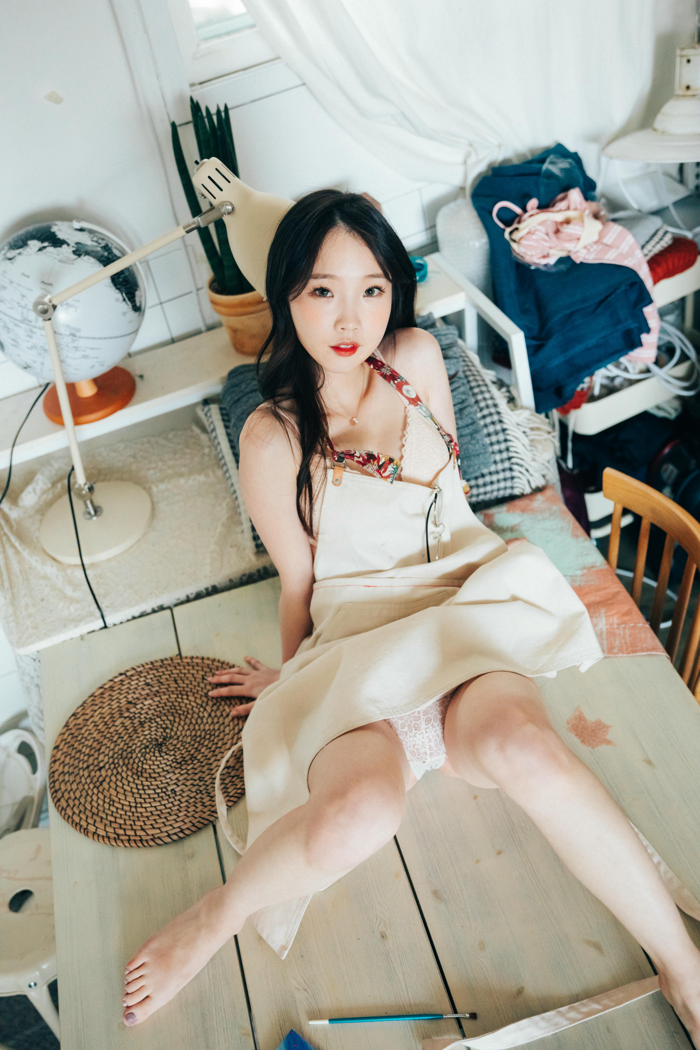 韩国清纯美女-Pureding (퓨딩) NO.001 Loozy Assistant [64P-1.07GB]_第1集