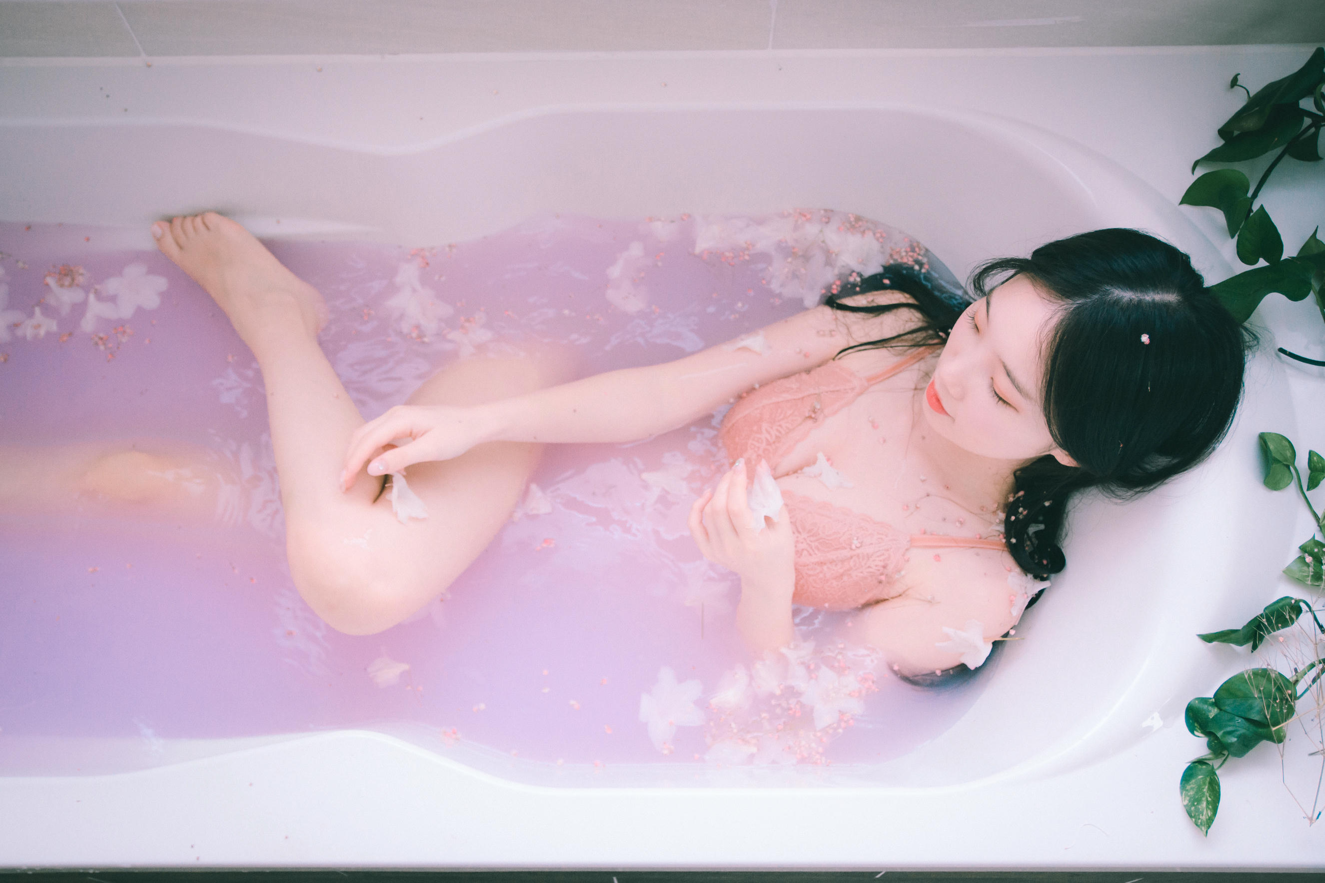 韩国清纯美女-Pureding (퓨딩) NO.007 Flower Shower [42P+1V／856MB]_第2集