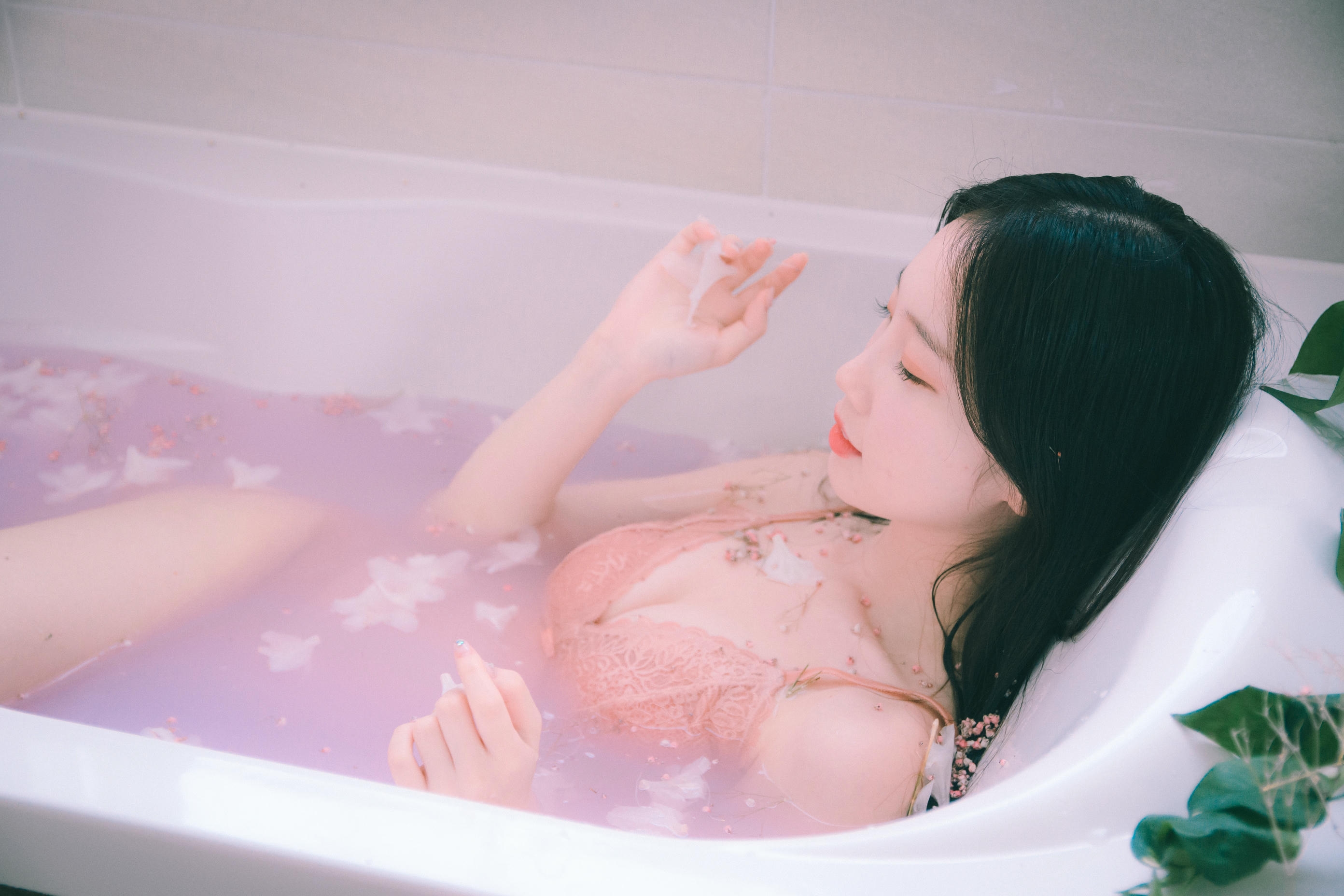 韩国清纯美女-Pureding (퓨딩) NO.007 Flower Shower [42P+1V／856MB]_第2集