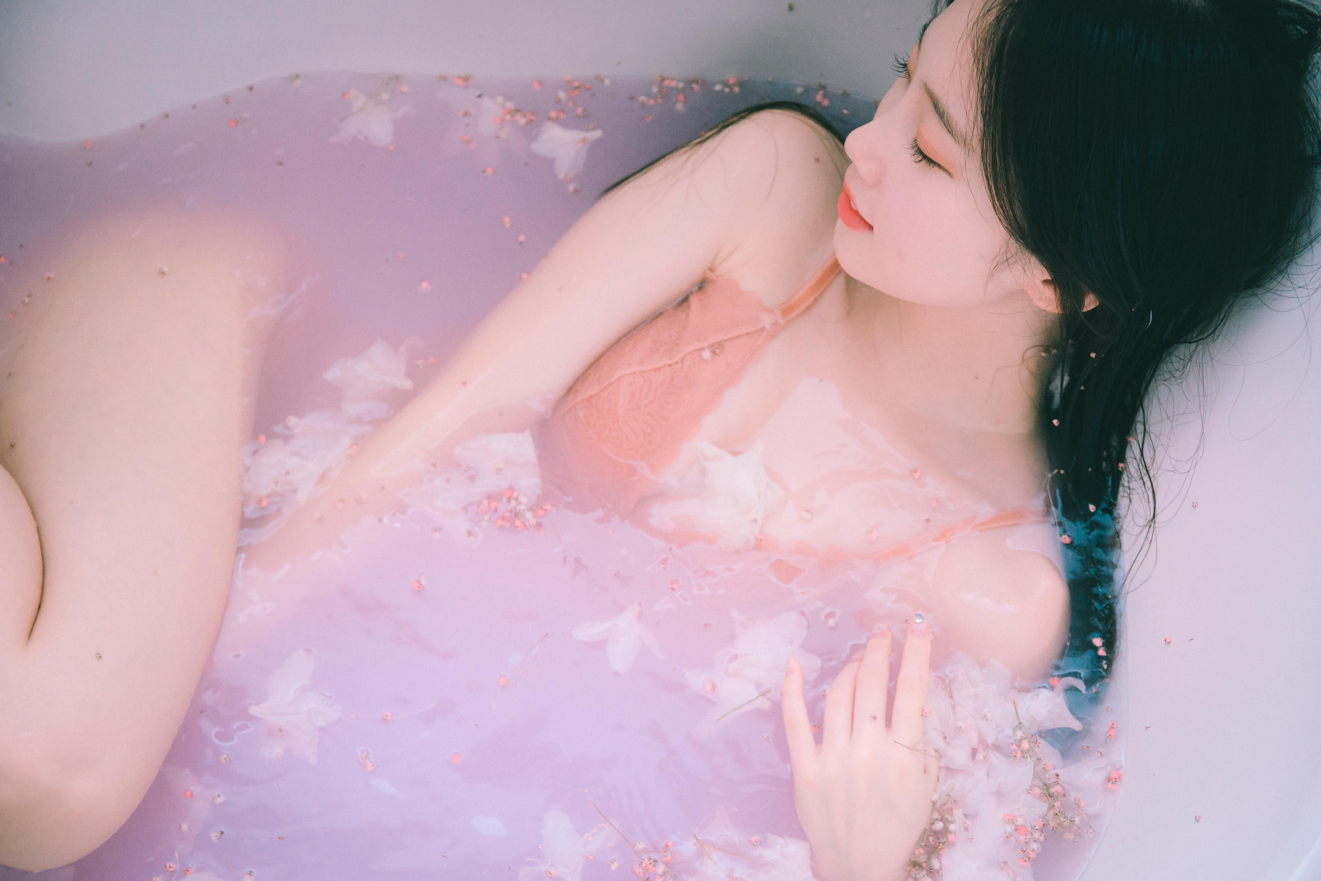 韩国清纯美女-Pureding (퓨딩) NO.007 Flower Shower [42P+1V／856MB]_第2集