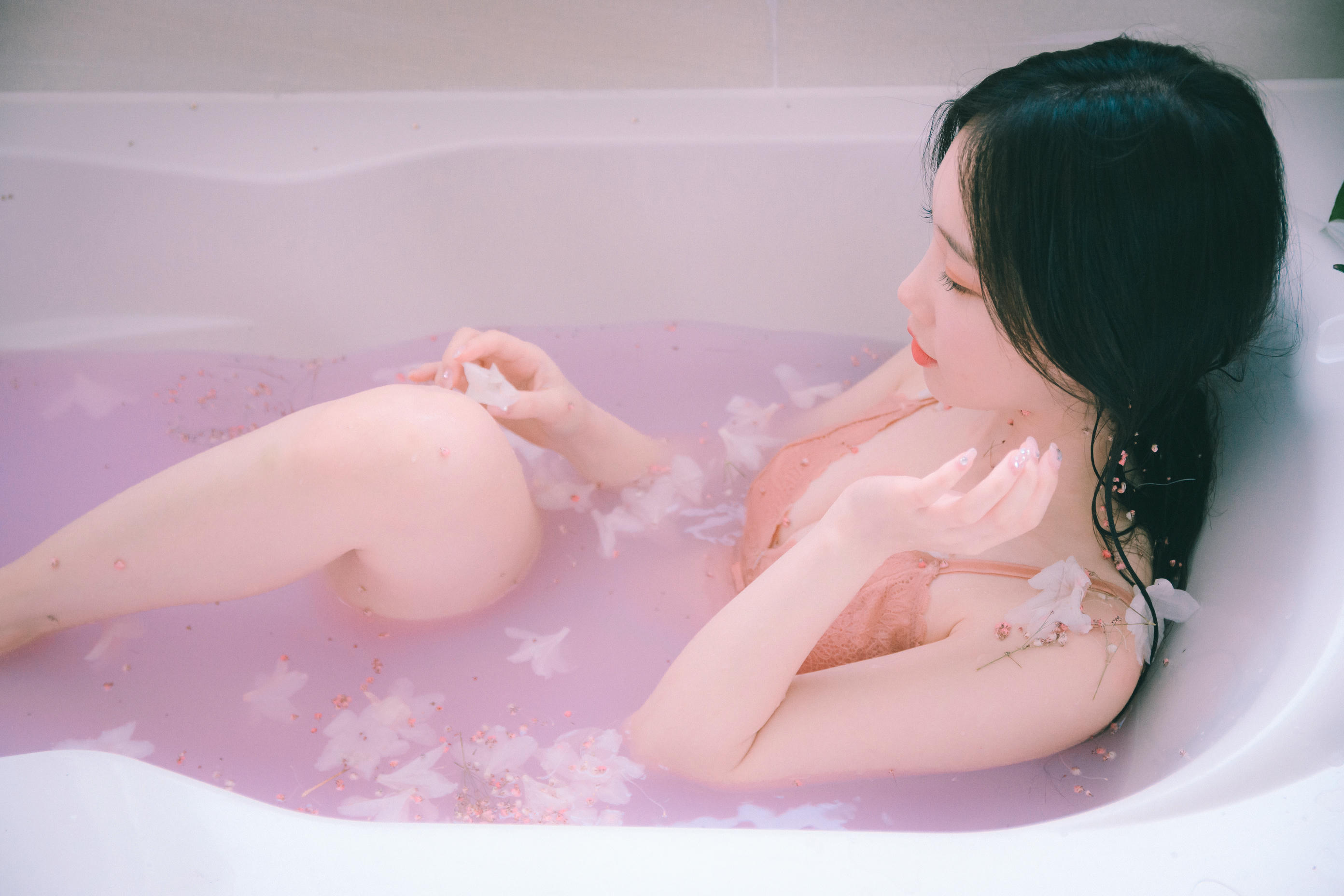 韩国清纯美女-Pureding (퓨딩) NO.007 Flower Shower [42P+1V／856MB]_第2集