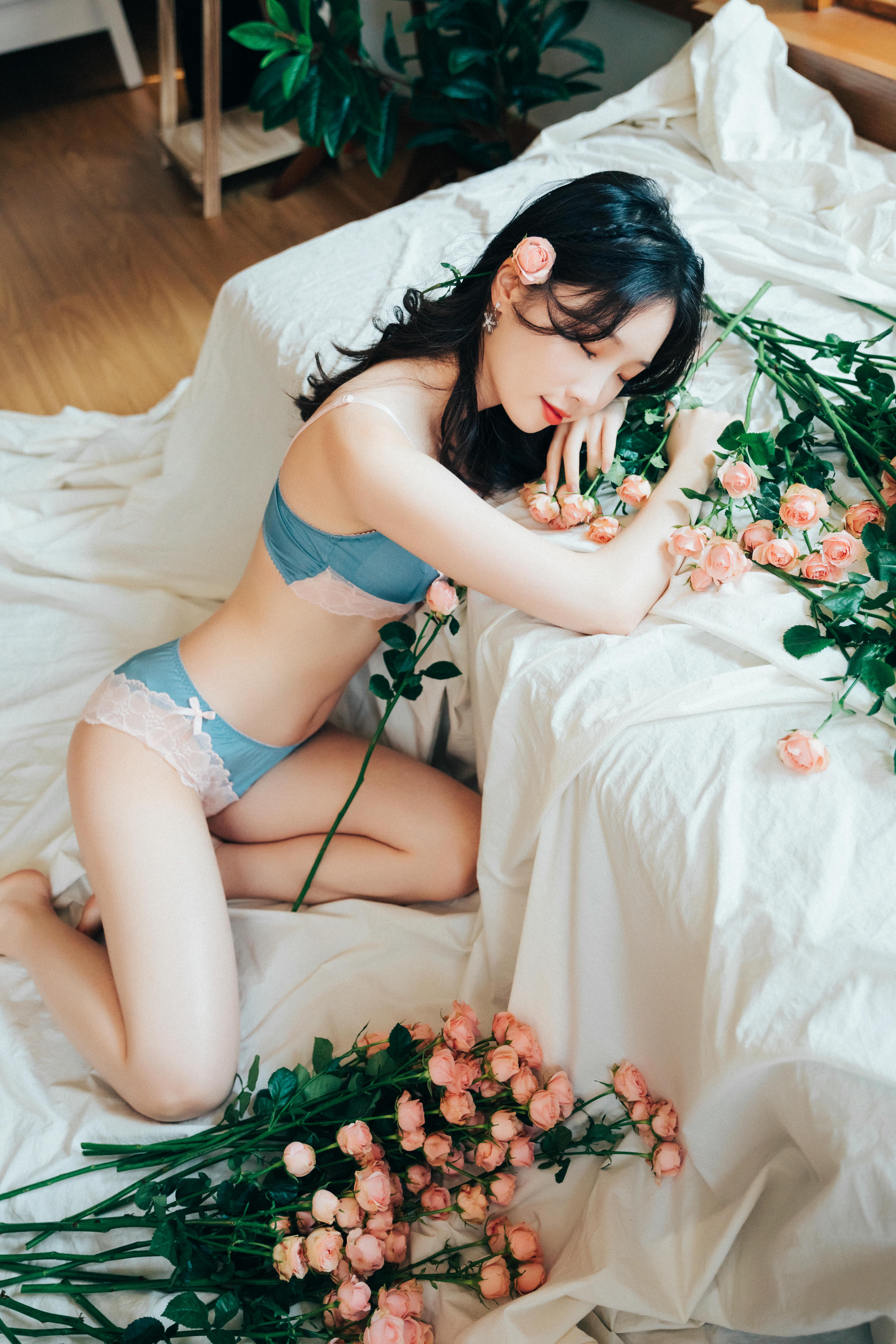韩国清纯美女-Pureding (퓨딩) NO.008 Rose day [72P／1.08GB]_第1集