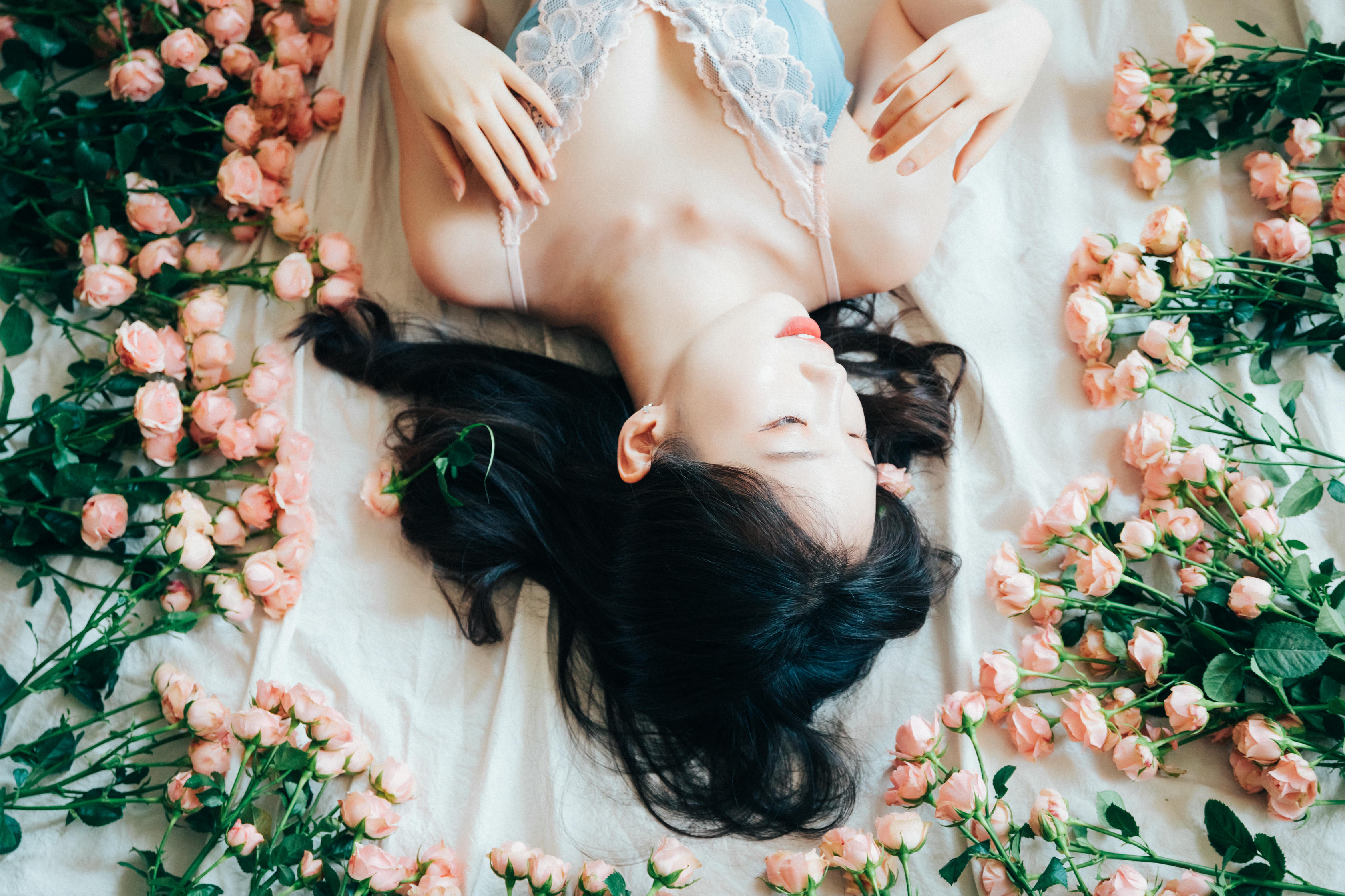 韩国清纯美女-Pureding (퓨딩) NO.008 Rose day [72P／1.08GB]_第2集