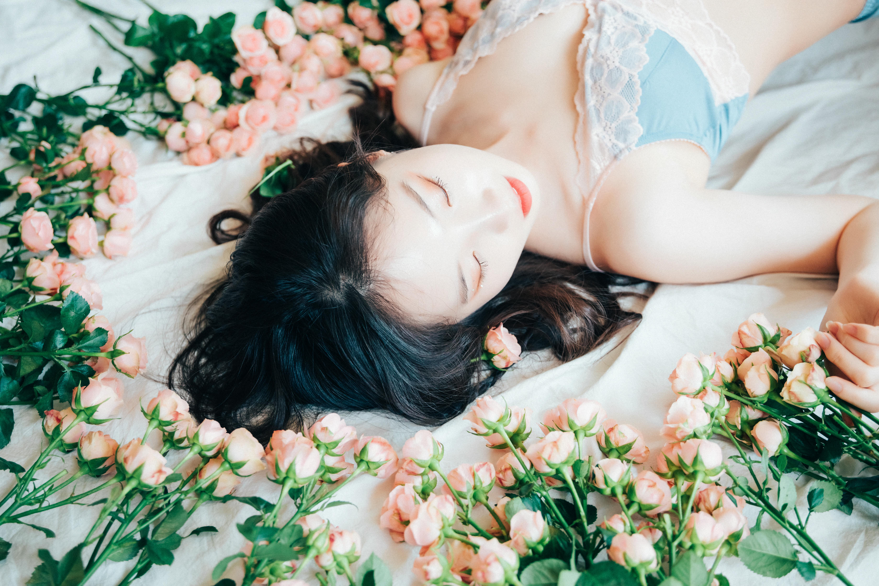 韩国清纯美女-Pureding (퓨딩) NO.008 Rose day [72P／1.08GB]_第2集