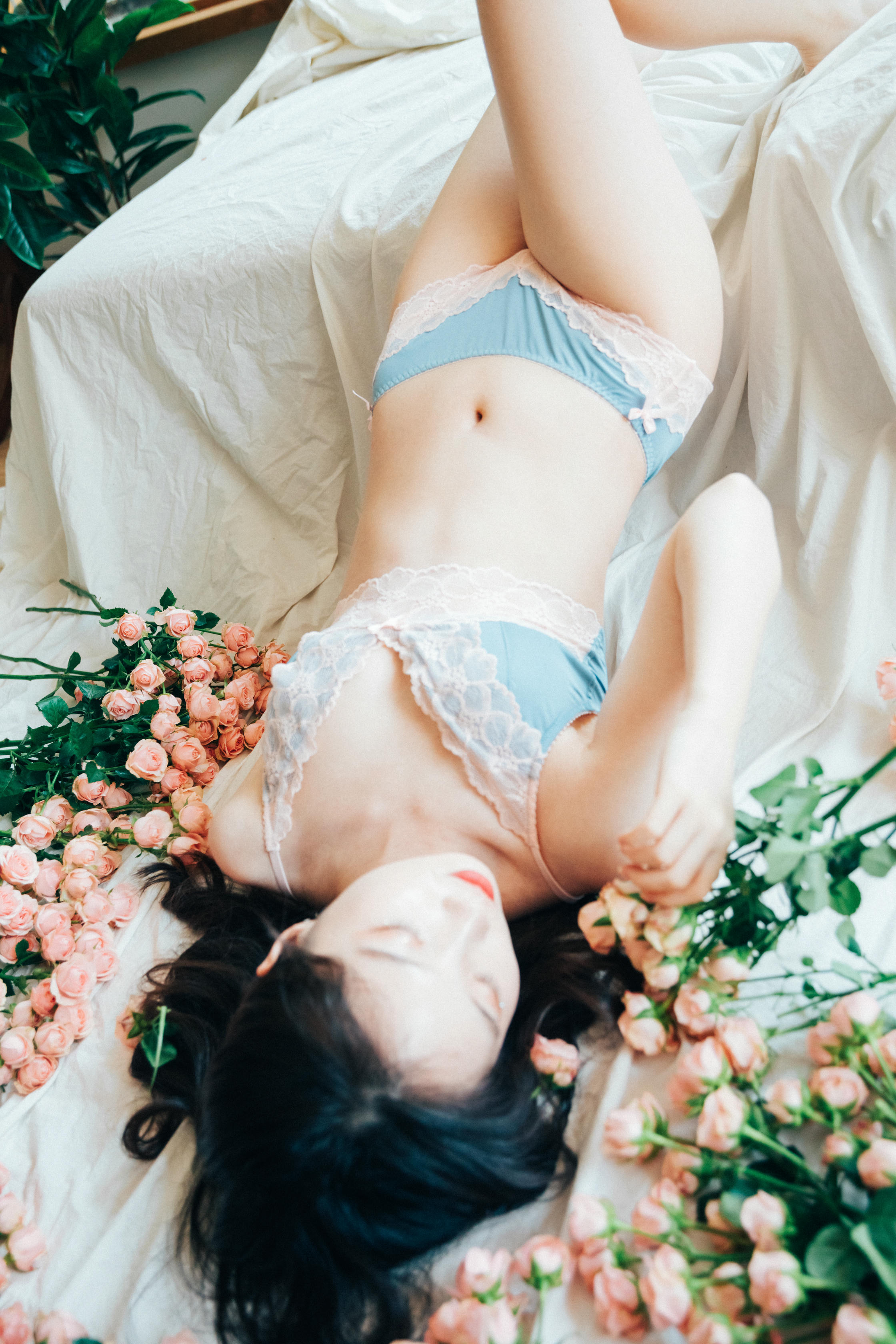 韩国清纯美女-Pureding (퓨딩) NO.008 Rose day [72P／1.08GB]_第2集