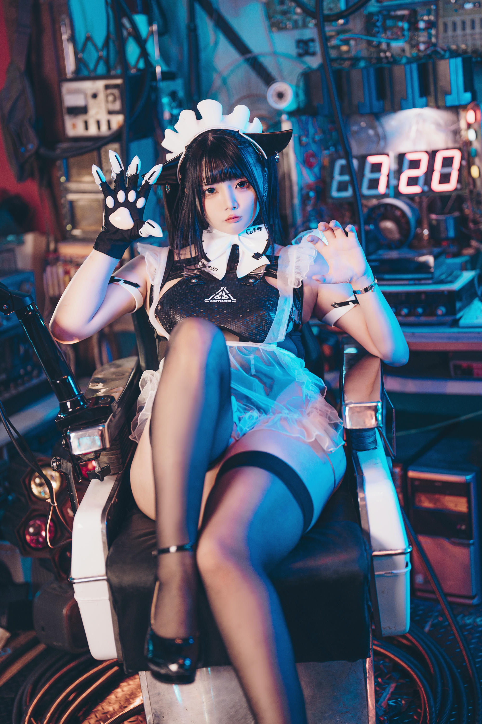 落落Raku NO.028 FutureTone[52P 552.3M]_第1集