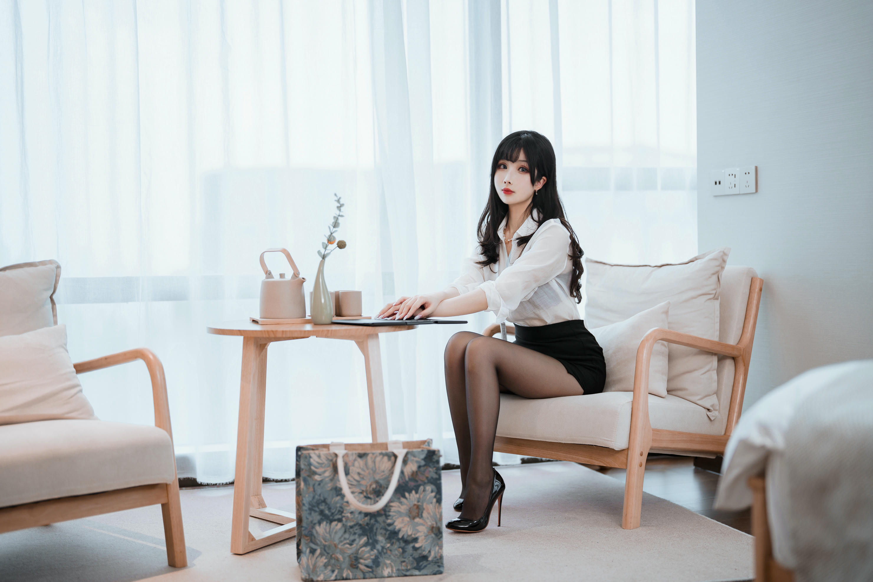 rioko凉凉子 NO.093 &面饼仙儿《黑丝ol制服双人》 [102P11V-1.45GB]-OL前辈_第1集