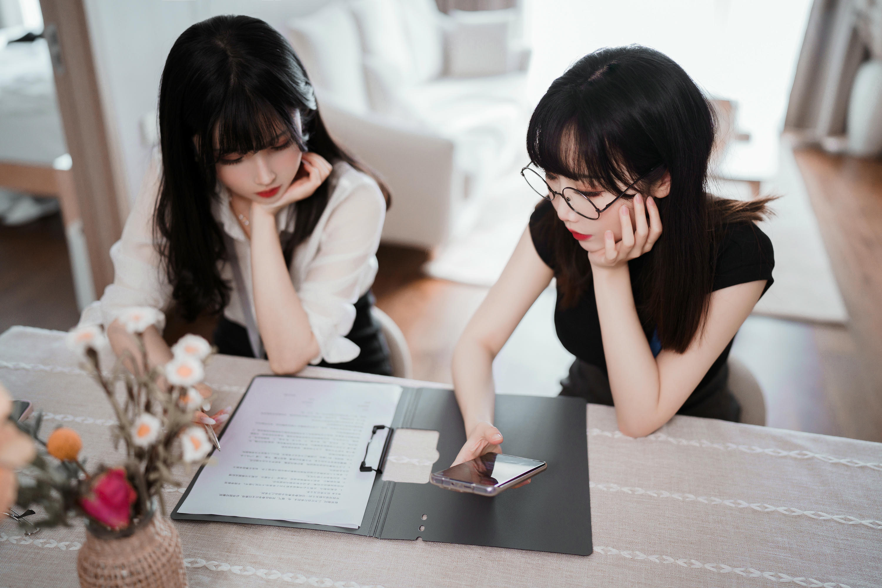 rioko凉凉子 NO.093 &面饼仙儿《黑丝ol制服双人》 [102P11V-1.45GB]-OL百合篇_第1集