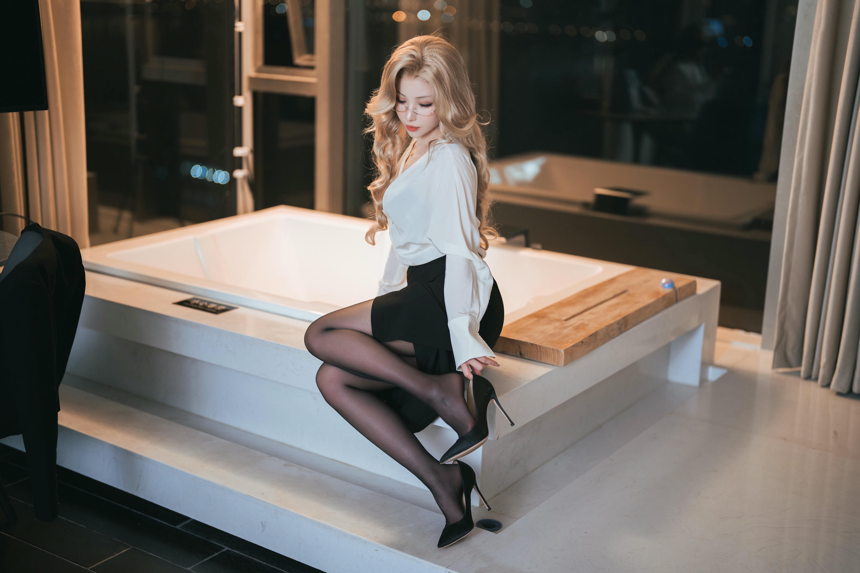 rioko凉凉子 NO.106 &面饼仙儿  女总裁 [95P14V 1.6GB]-单人_第1集