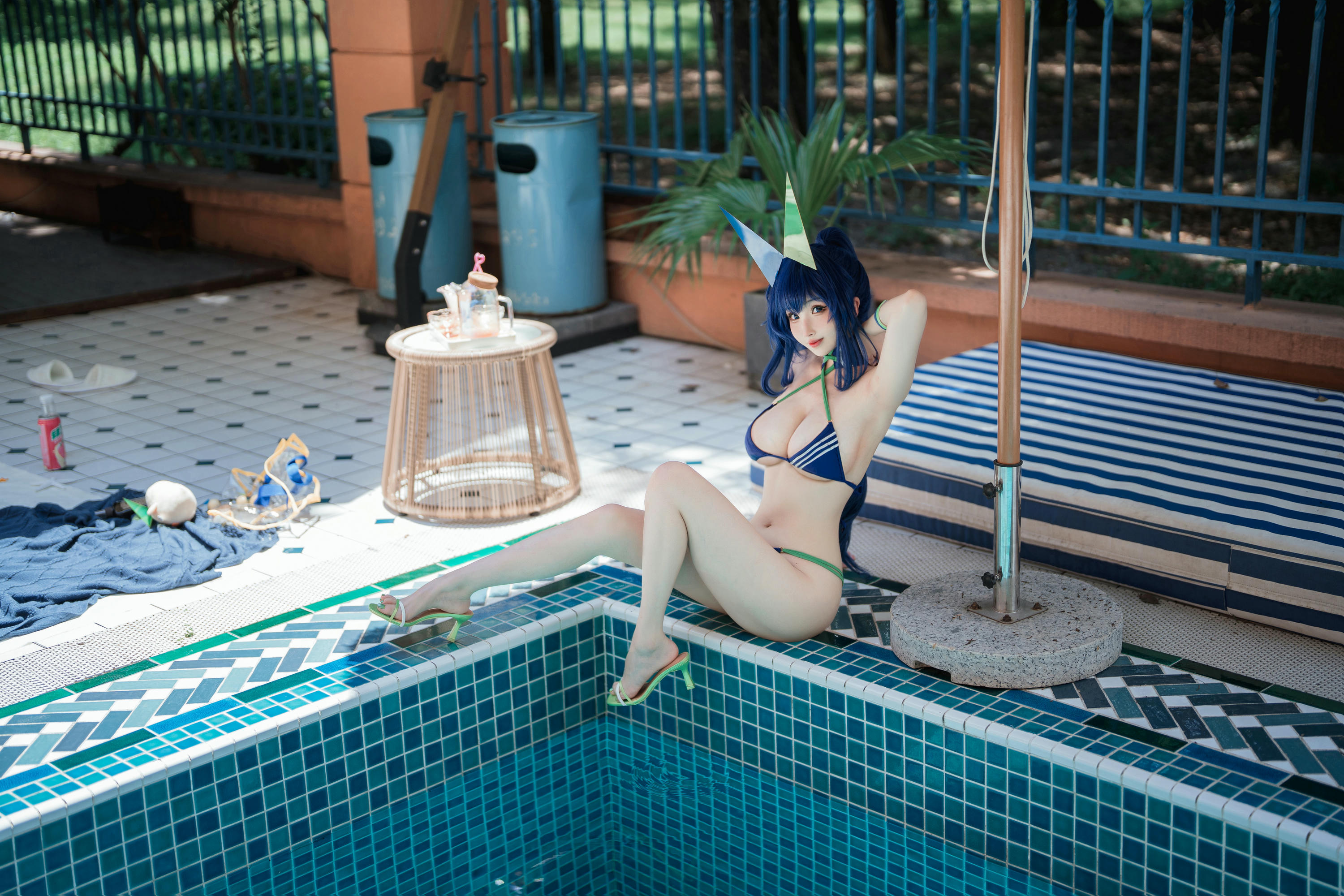 rioko凉凉子 NO.119 碧蓝航线 花园[40P-1V-680.2M]_第1集