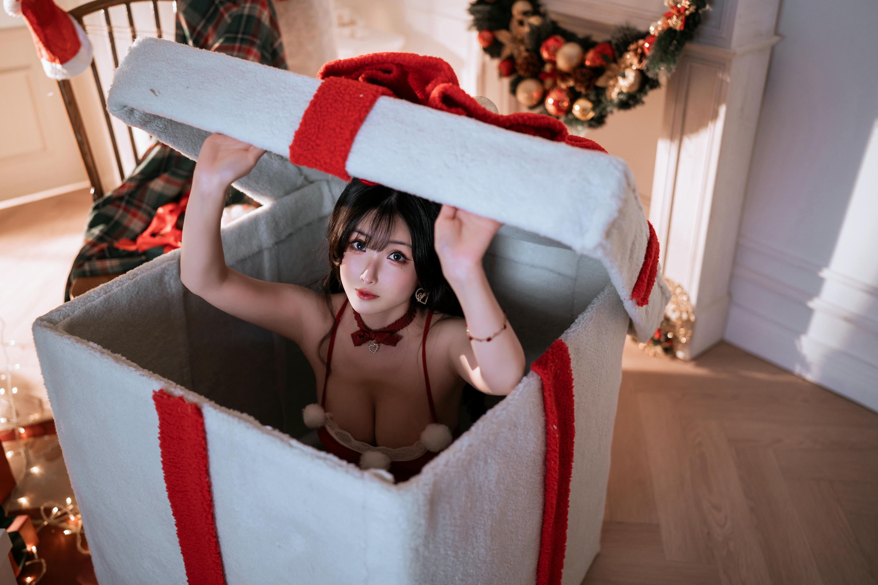 rioko凉凉子 NO.126 圣诞+新年礼物 [51P10V 1.19GB]_第2集