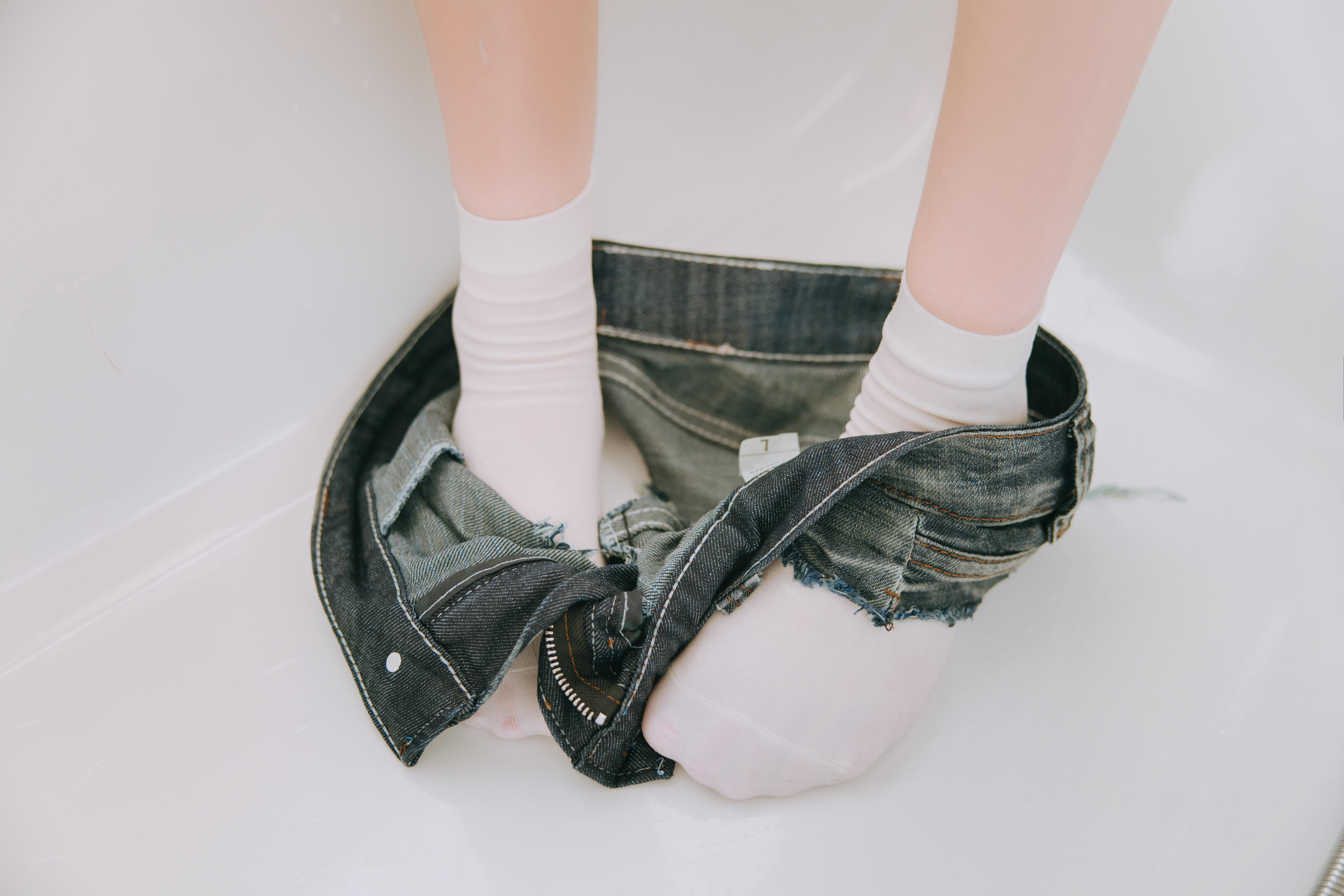 日奈娇 NO.135 牛仔裤人妻 [131P1V 887MB]_第2集