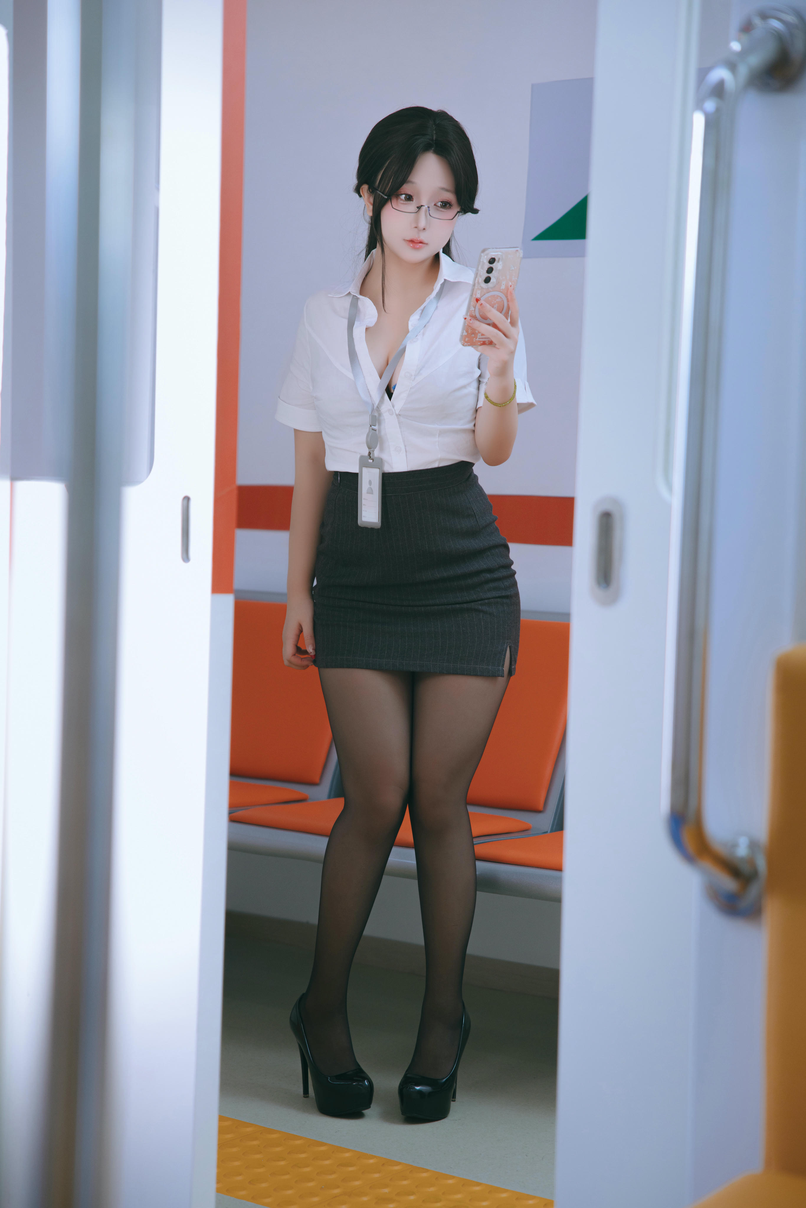 日奈娇 NO.212 地铁OL[237P-8V-3.4G]_第2集