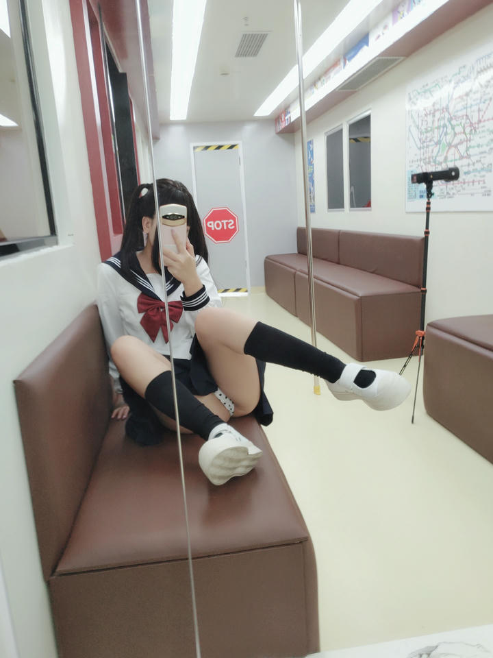 日奈娇 NO.215 列车JK[140P-2.2G]_第7集