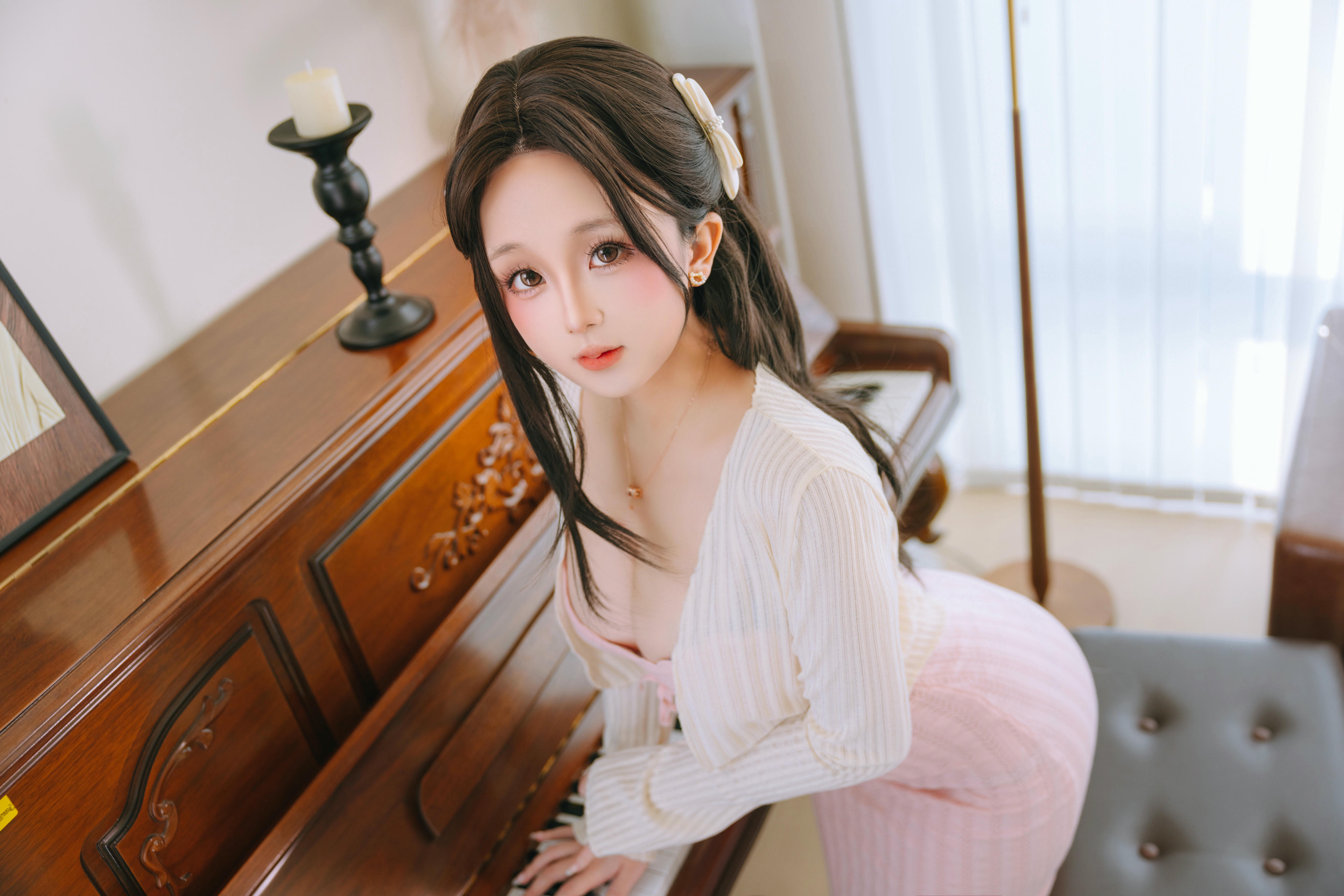 日奈娇 NO.230 钢琴老师 [215P5V 2.08GB]_第1集