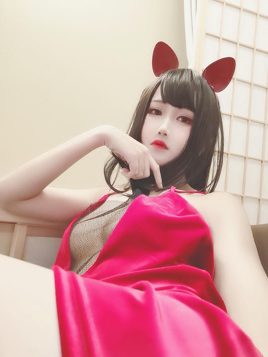 三度_69 NO.031 酒红睡裙自拍 [9P-7MB]_第1集