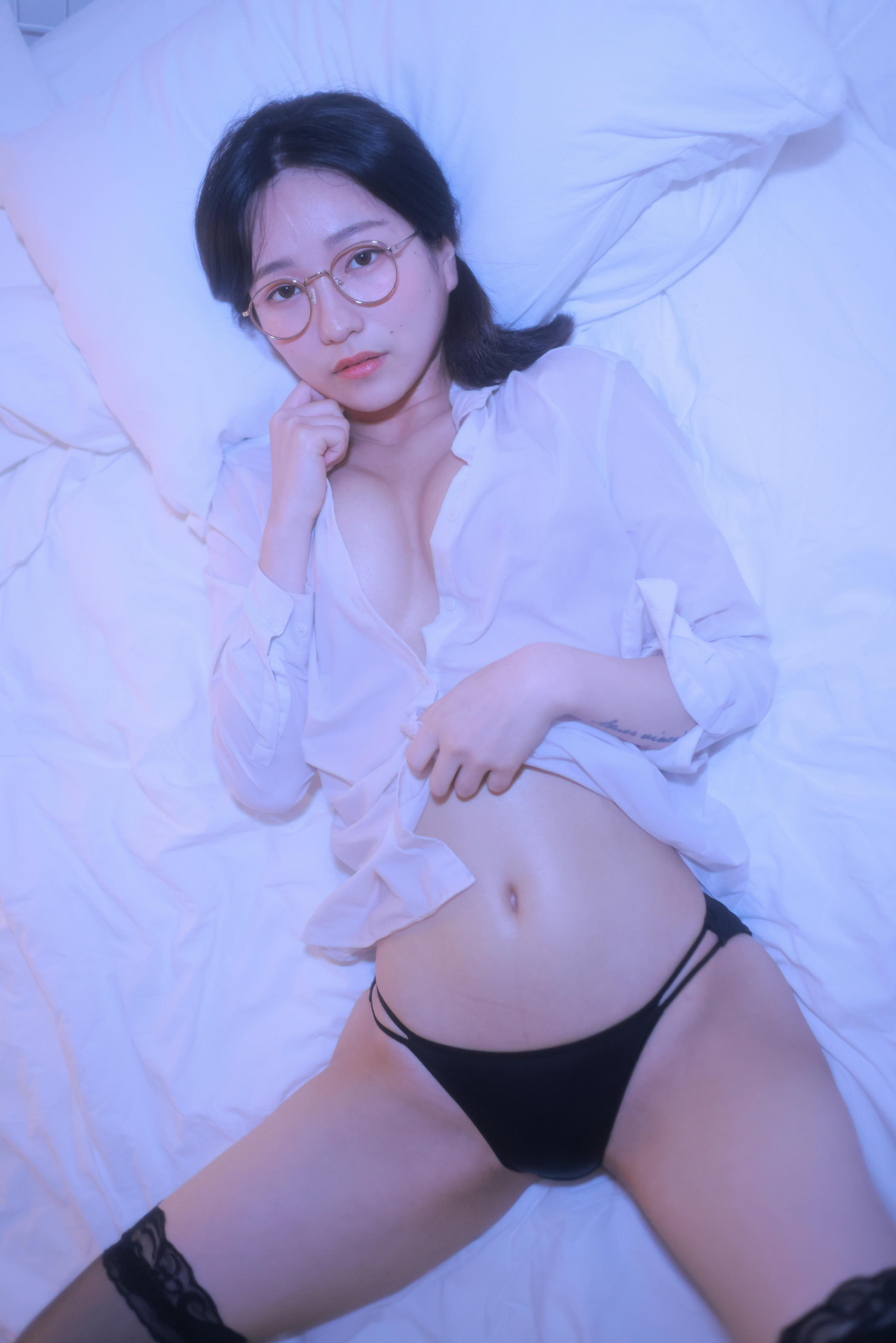 韩国妹子-Sehee (세희) NO.021 Glasses Shirt [112P1V-1.78GB]_第3集