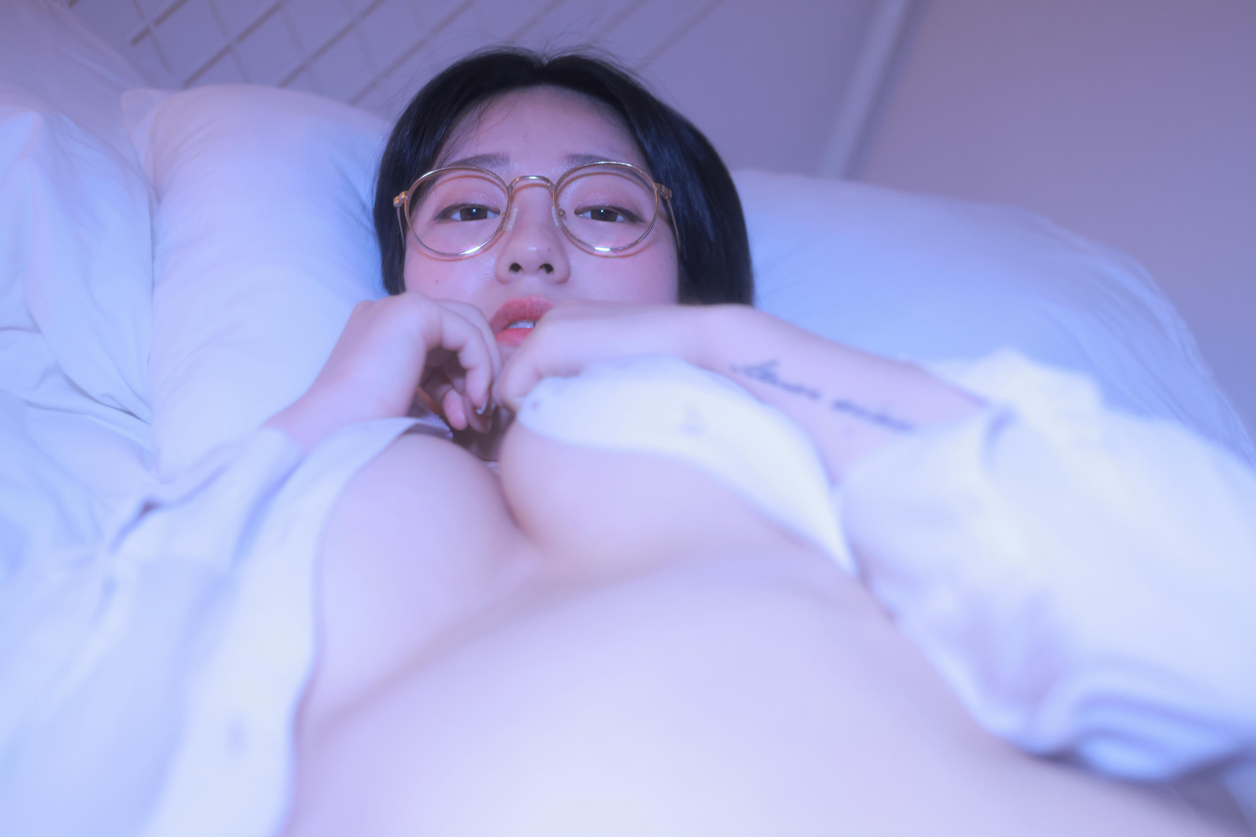 韩国妹子-Sehee (세희) NO.021 Glasses Shirt [112P1V-1.78GB]_第3集