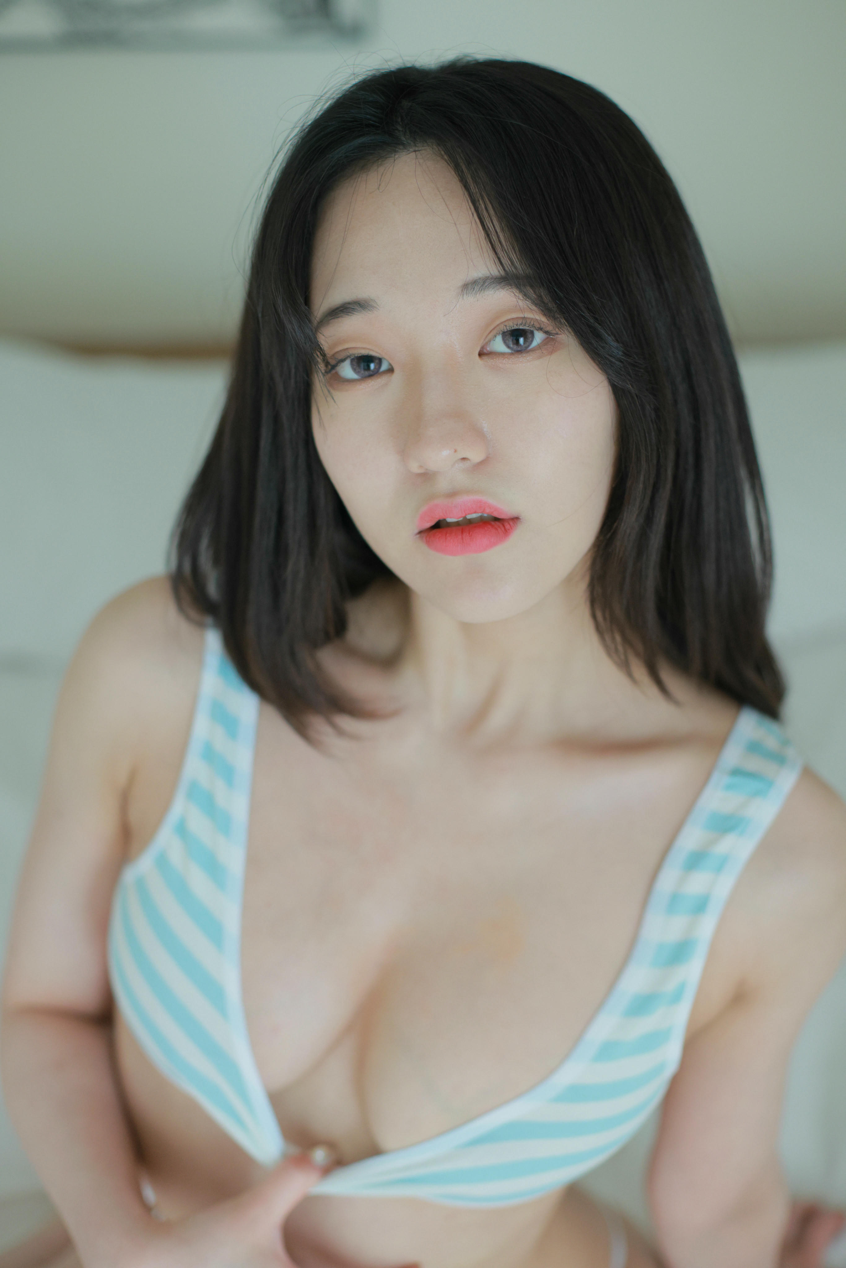 韩国妹子-Sehee (세희) NO.025 Vol.14 Couple White Check Road [66P／188MB]_第1集