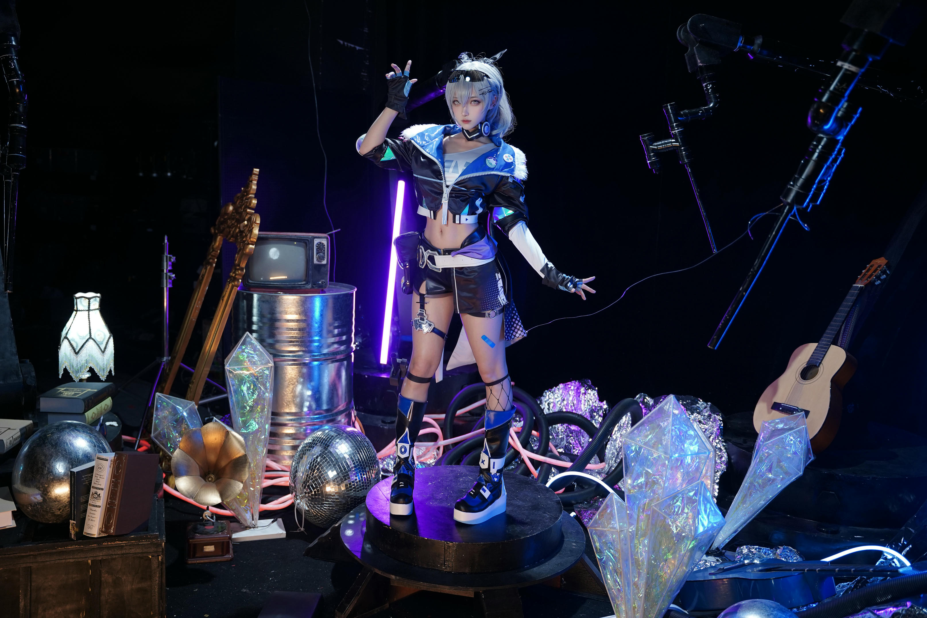 Seya-狮砸 NO.011 银狼 万叶[18P-154.4M]_第1集