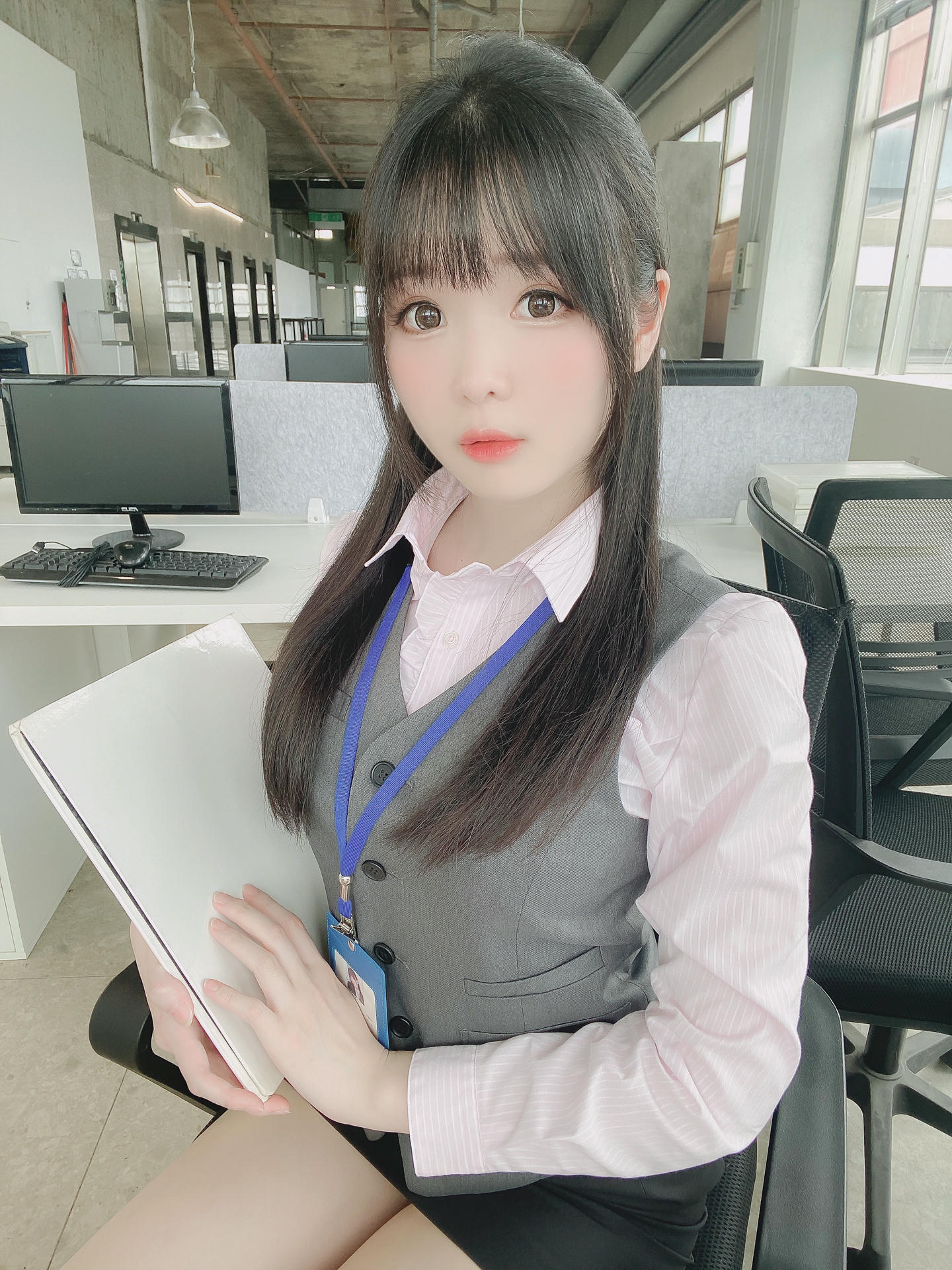 霜月shimo NO.073 Fantia 2022年08月会员合集(6期) [94P-798MB]-2022-08-25 新入社員しもちゃん [24P-193.12MB]_第2集